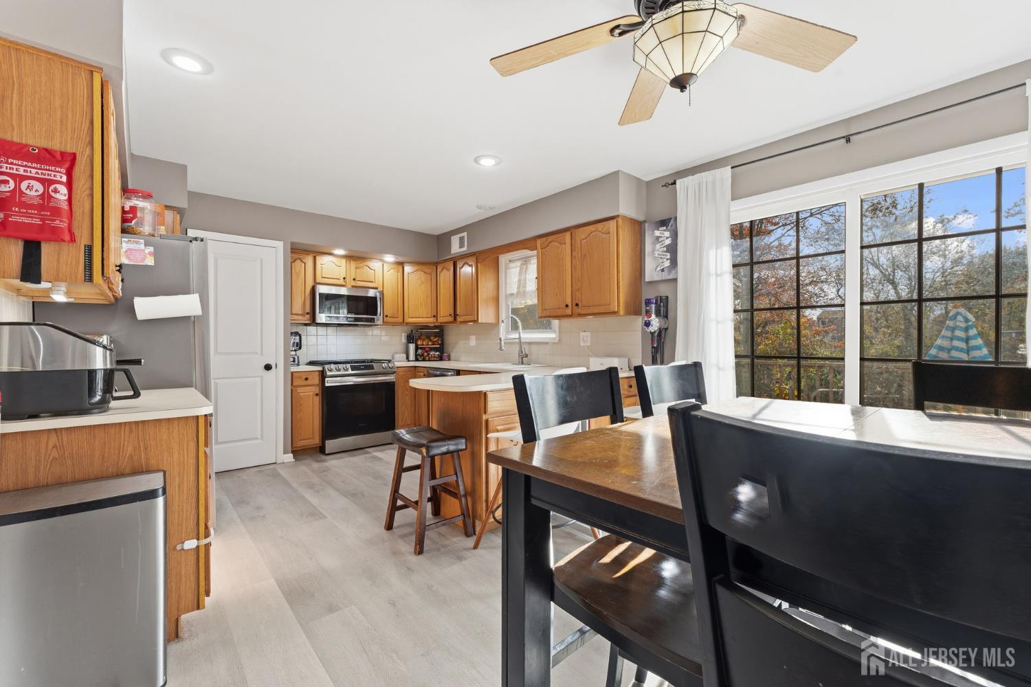 Piscataway, New Jersey, 08854, United States, 3 Bedrooms Bedrooms, ,2 BathroomsBathrooms,Residential,For Sale,1989136