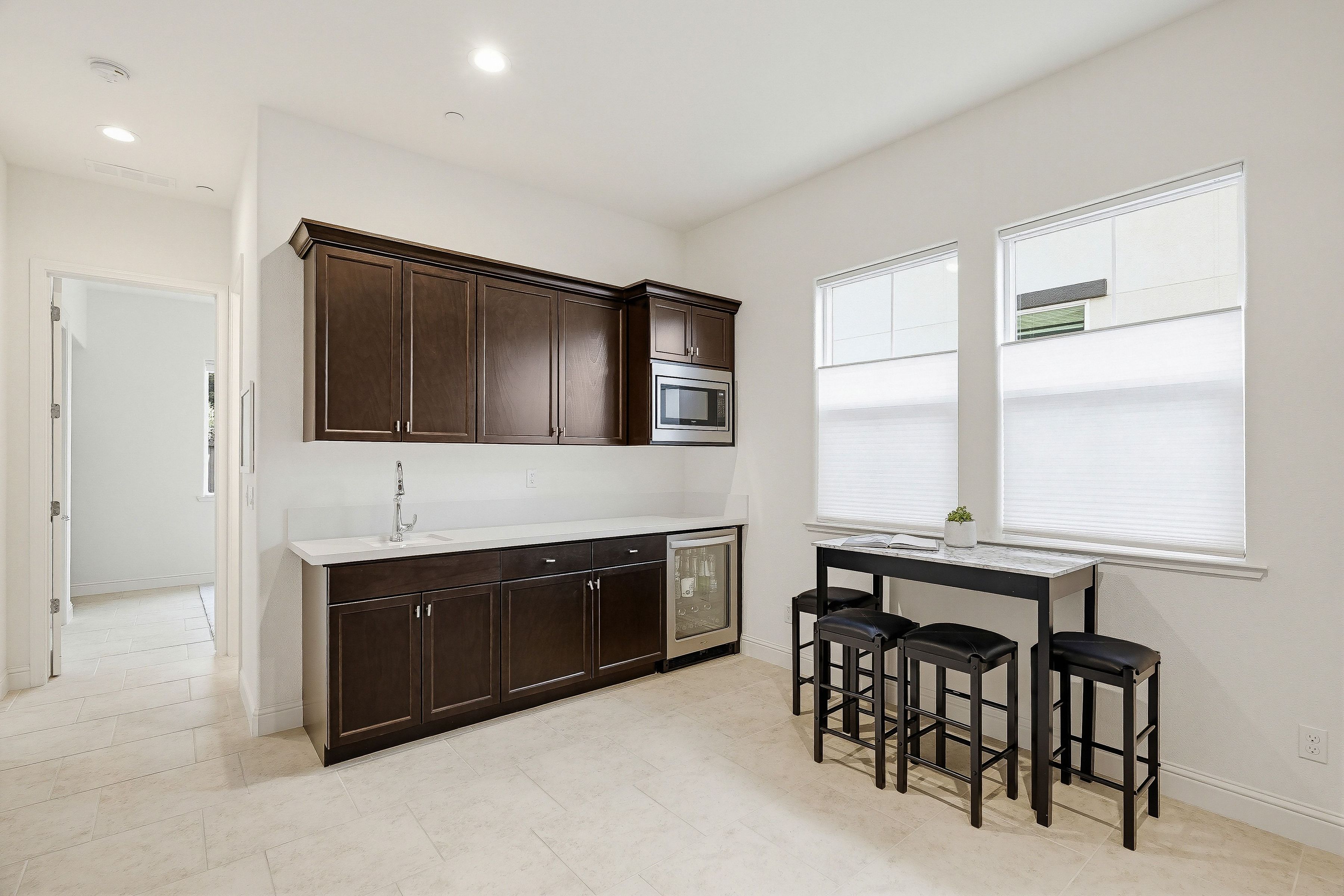  600 Bluffs Drive - 物件實景