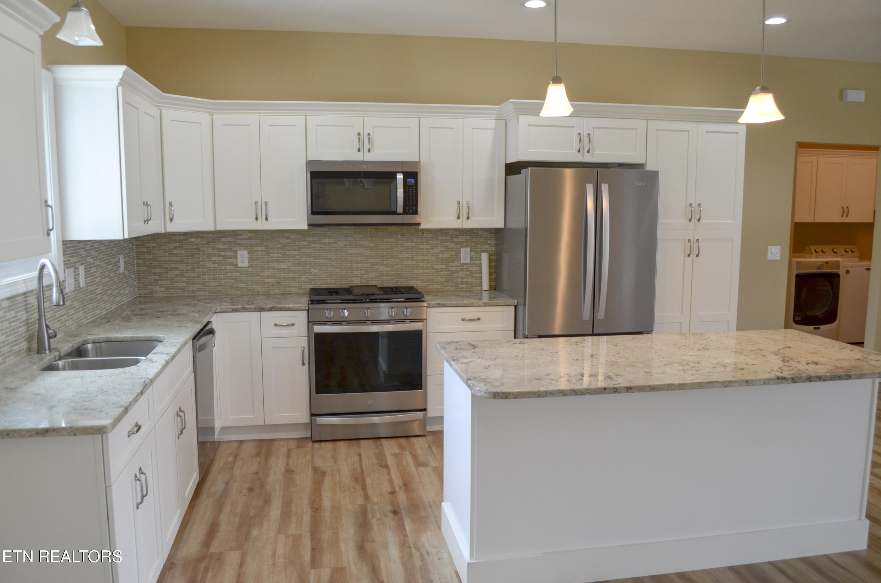 Crossville, Tennessee, 38555, United States, 3 Bedrooms Bedrooms, ,3 BathroomsBathrooms,Residential,For Sale,1978322