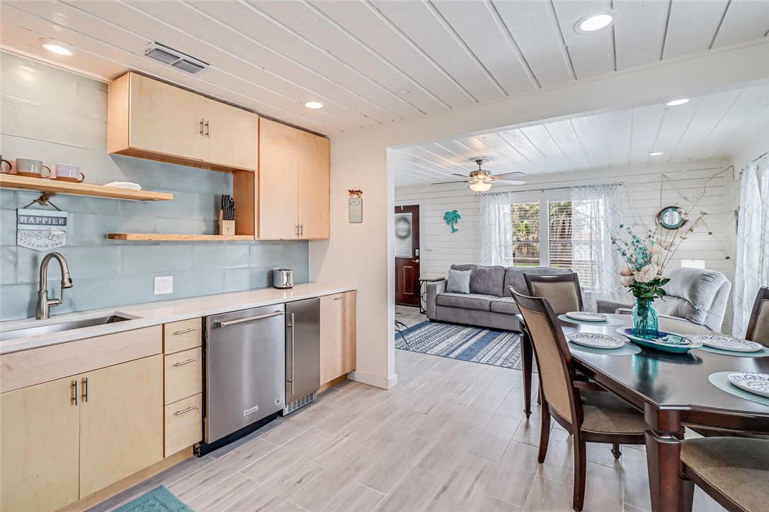Port Aransas, Texas, 78373, United States, 3 Bedrooms Bedrooms, ,2 BathroomsBathrooms,Residential,For Sale,1877557