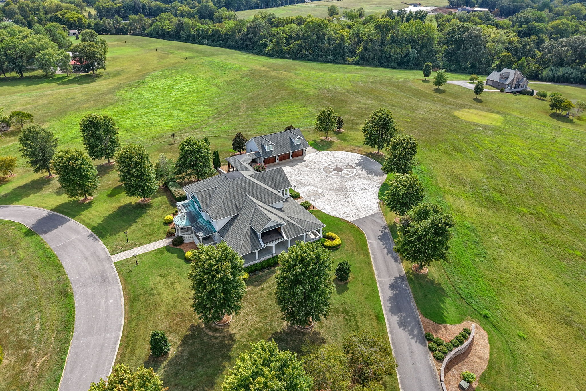 Clarksville, Tennessee, 37040, United States, 4 Bedrooms Bedrooms, ,4 BathroomsBathrooms,Residential,For Sale,1981354