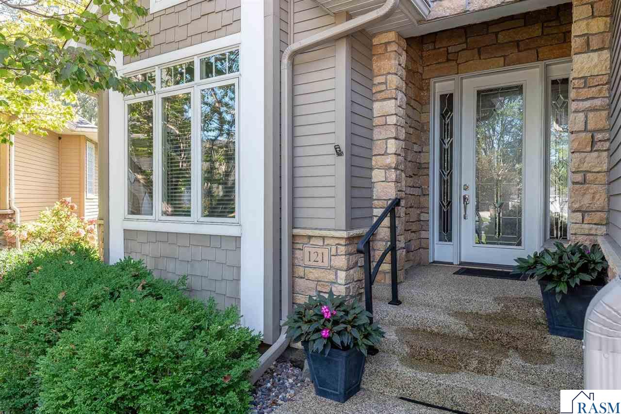 Mankato, Minnesota, 56001, United States, 3 Bedrooms Bedrooms, ,2 BathroomsBathrooms,Residential,For Sale,1982289