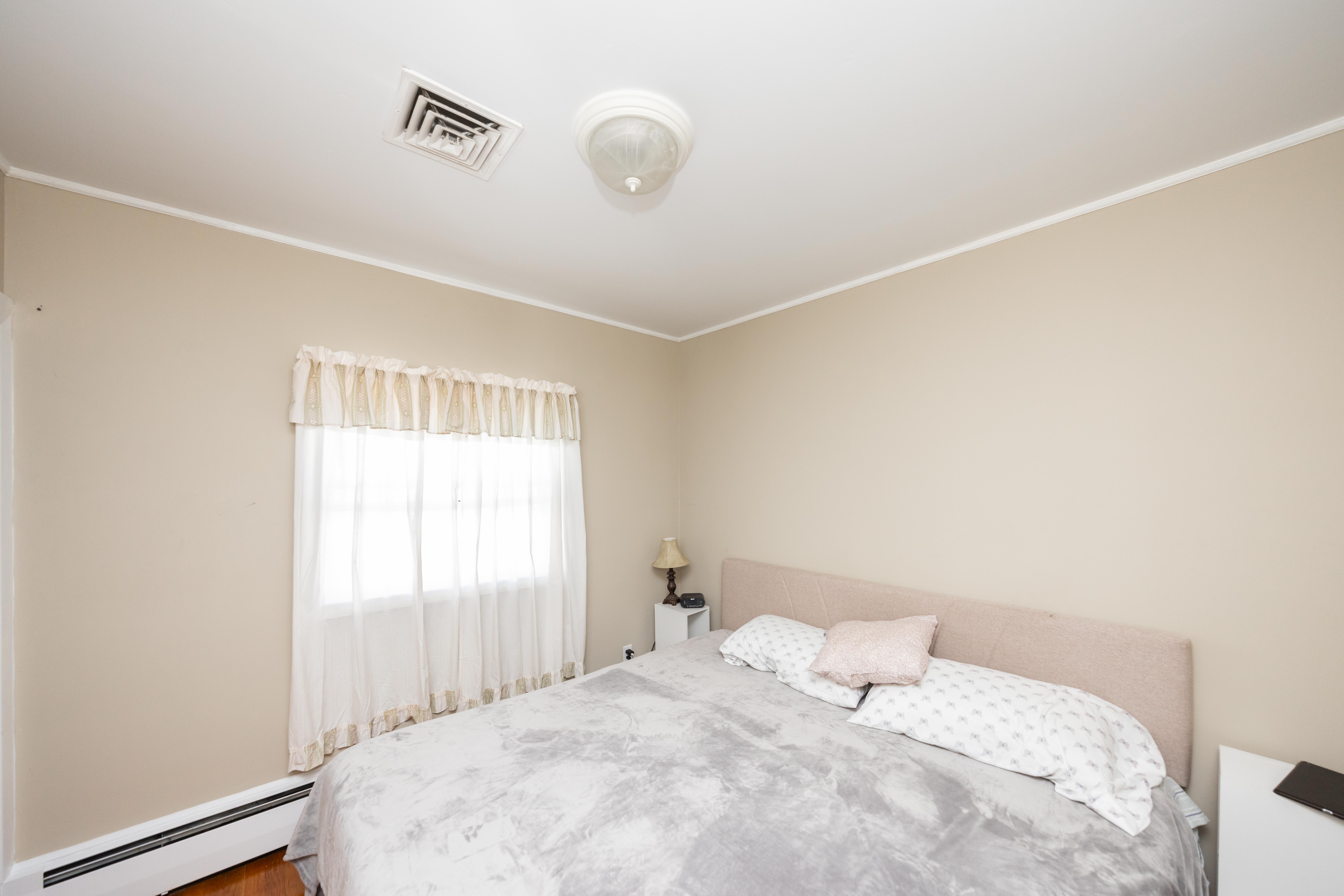 Chelsea, Massachusetts, 02150, United States, 5 Bedrooms Bedrooms, ,2 BathroomsBathrooms,Residential,For Sale,1983279