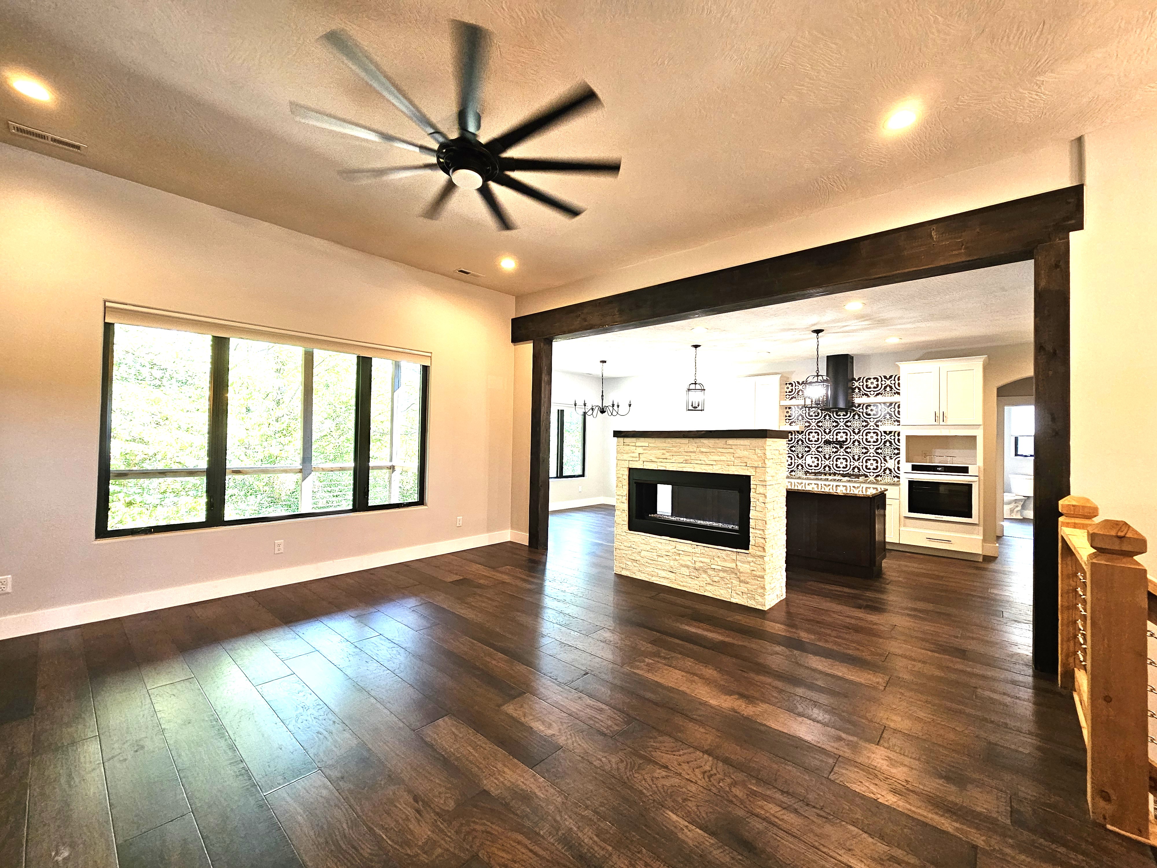 SPRINGFIELD, Missouri, 65804, United States, 4 Bedrooms Bedrooms, ,4 BathroomsBathrooms,Residential,For Sale,1996433