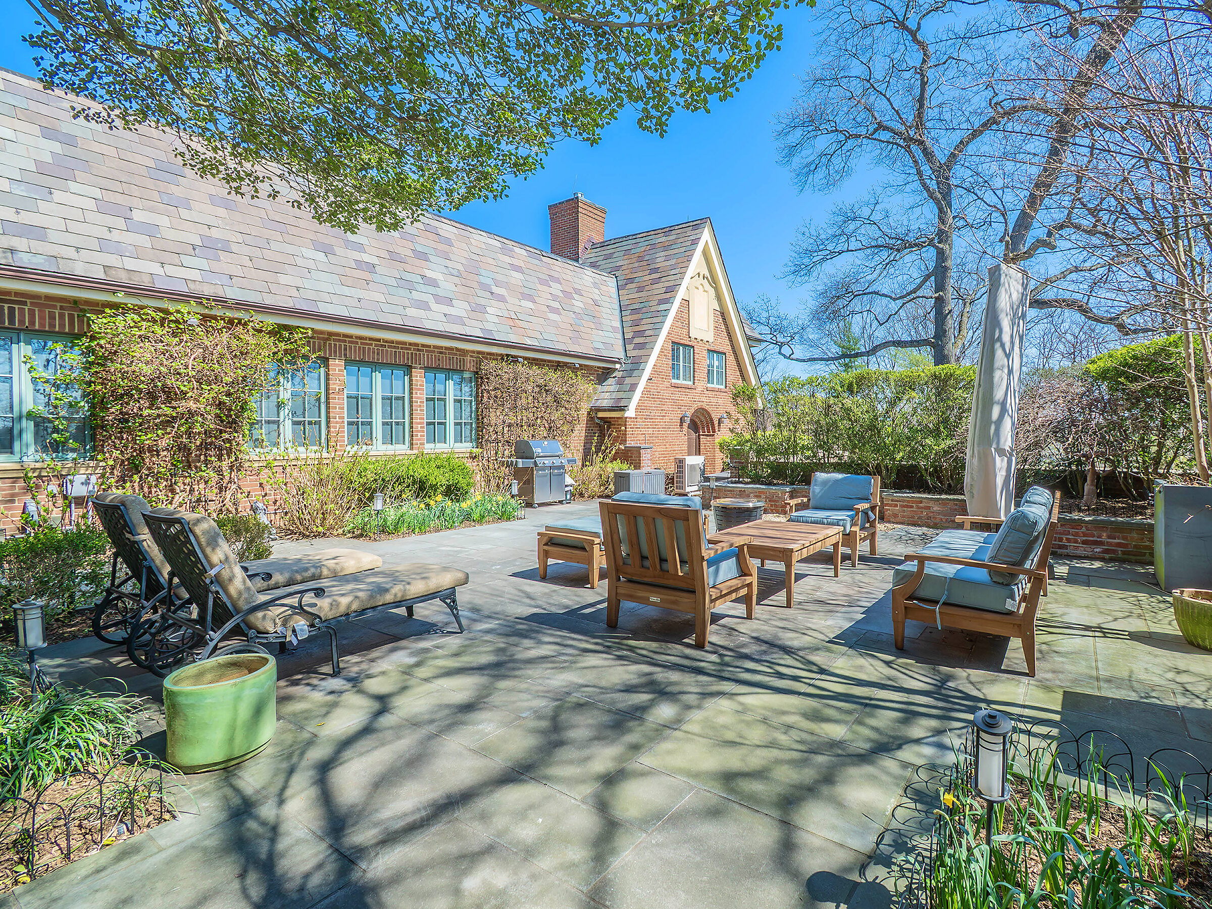  155 Estate Court, Roslyn Heights, NY, 11577 - 物件實景