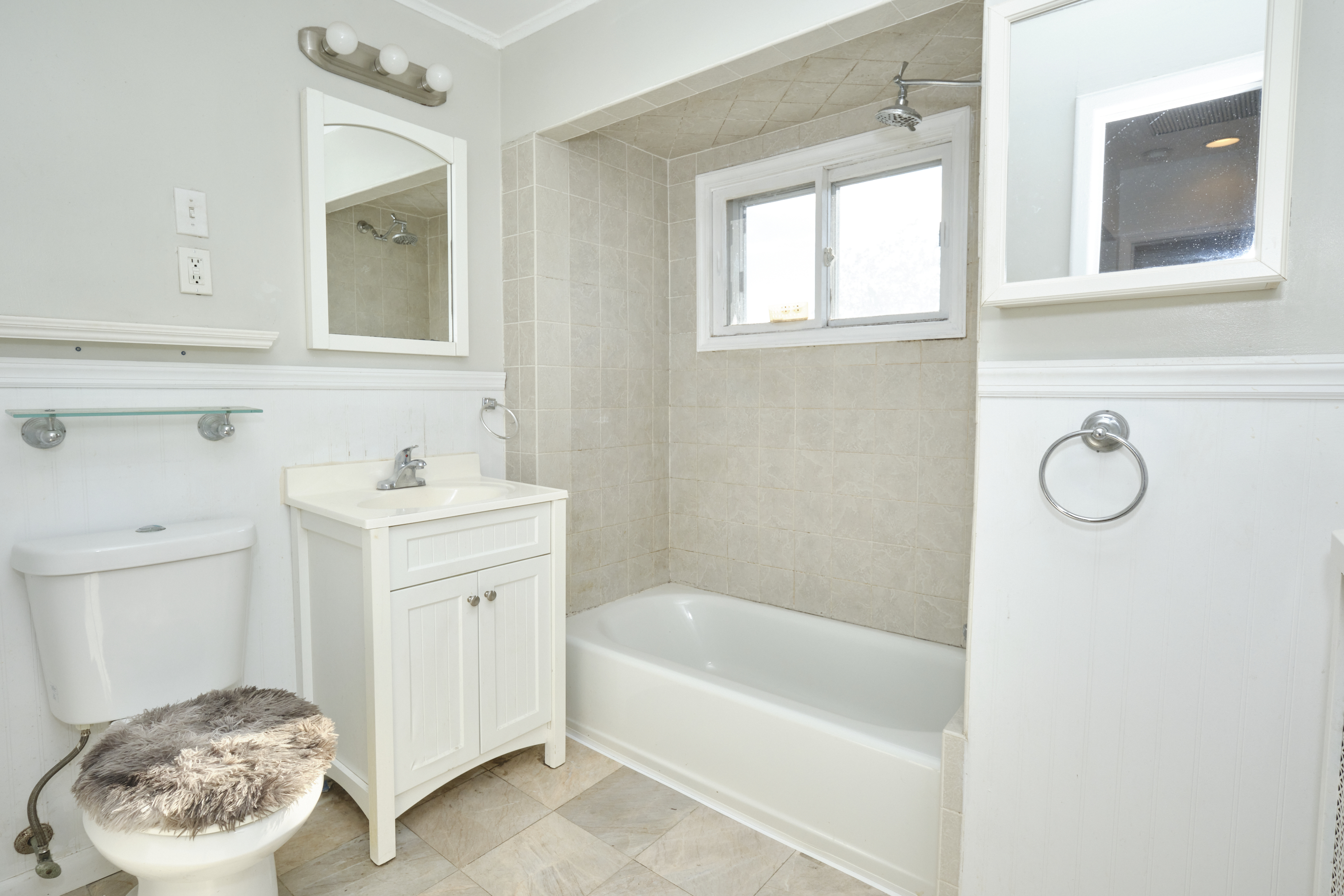 Floral Park, New York, 11001, United States, 3 Bedrooms Bedrooms, ,2 BathroomsBathrooms,Residential,For Sale,1973854