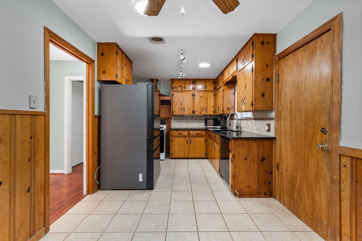 Austin, Texas, 78757, United States, 3 Bedrooms Bedrooms, ,2 BathroomsBathrooms,Residential,For Sale,1956821