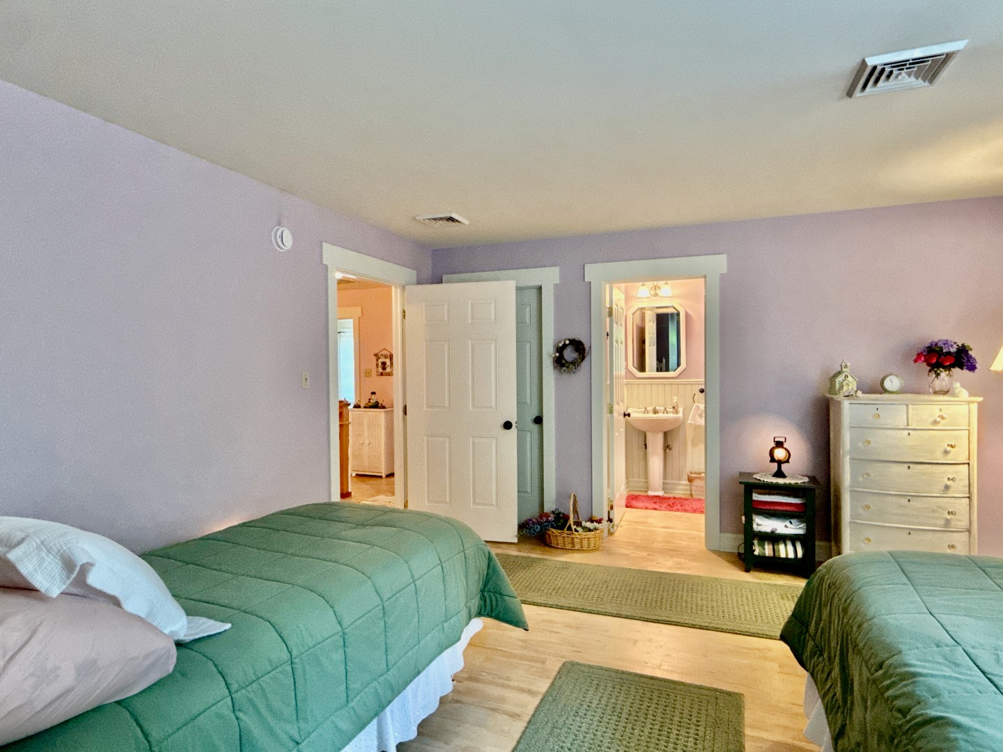 Hawley, Pennsylvania, 18428, United States, 3 Bedrooms Bedrooms, ,4 BathroomsBathrooms,Residential,For Sale,1846687