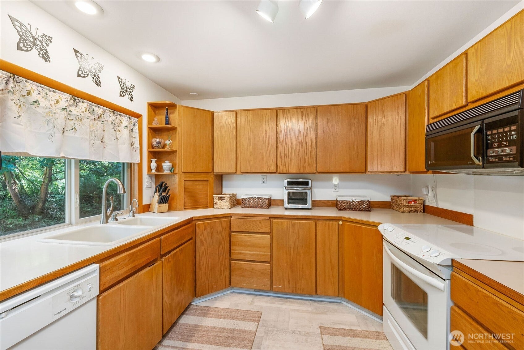 Port Orchard, Washington, 98367, United States, 3 Bedrooms Bedrooms, ,1 BathroomBathrooms,Residential,For Sale,1804600