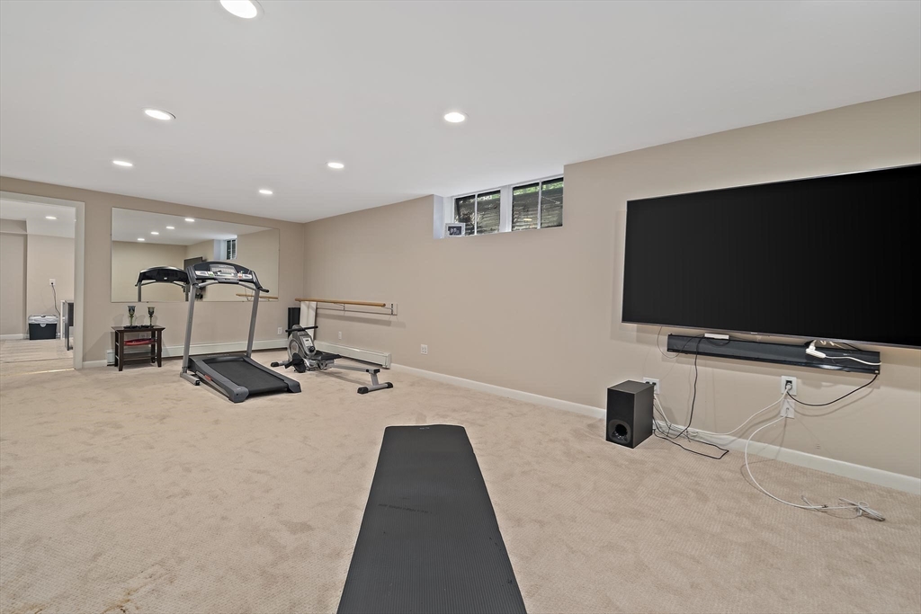 Newton, Massachusetts, 02468, United States, 4 Bedrooms Bedrooms, ,4 BathroomsBathrooms,Residential,For Sale,1829542