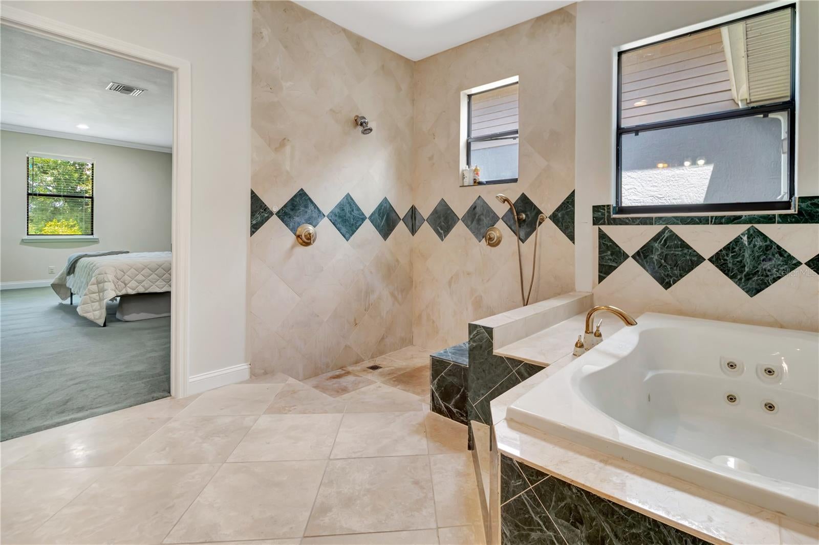 CENTER HILL, Florida, 33514, United States, 5 Bedrooms Bedrooms, ,4 BathroomsBathrooms,Residential,For Sale,1919942