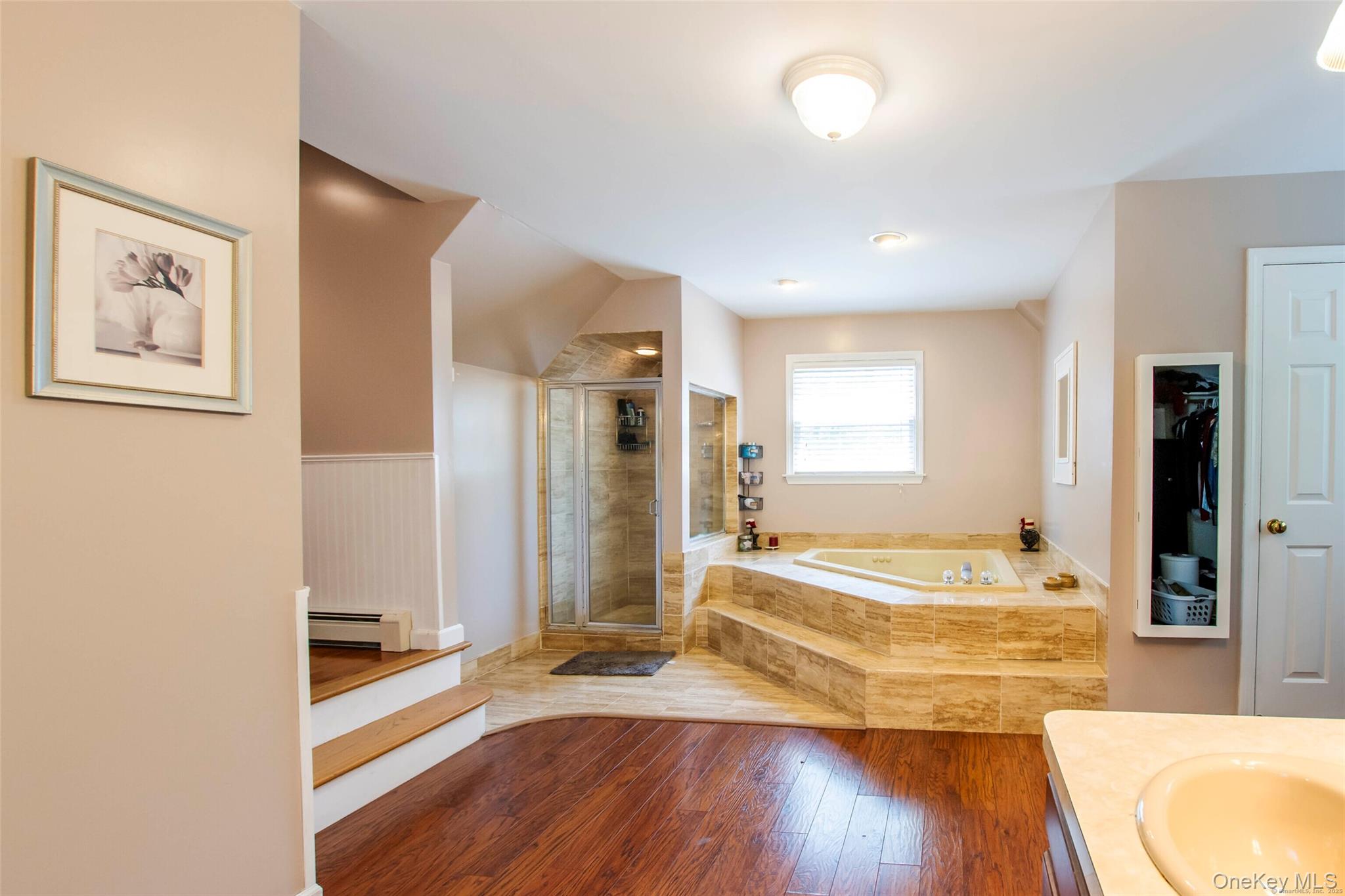 Call Listing Agent, New York, 06812, United States, 4 Bedrooms Bedrooms, ,3 BathroomsBathrooms,Residential,For Sale,1940931