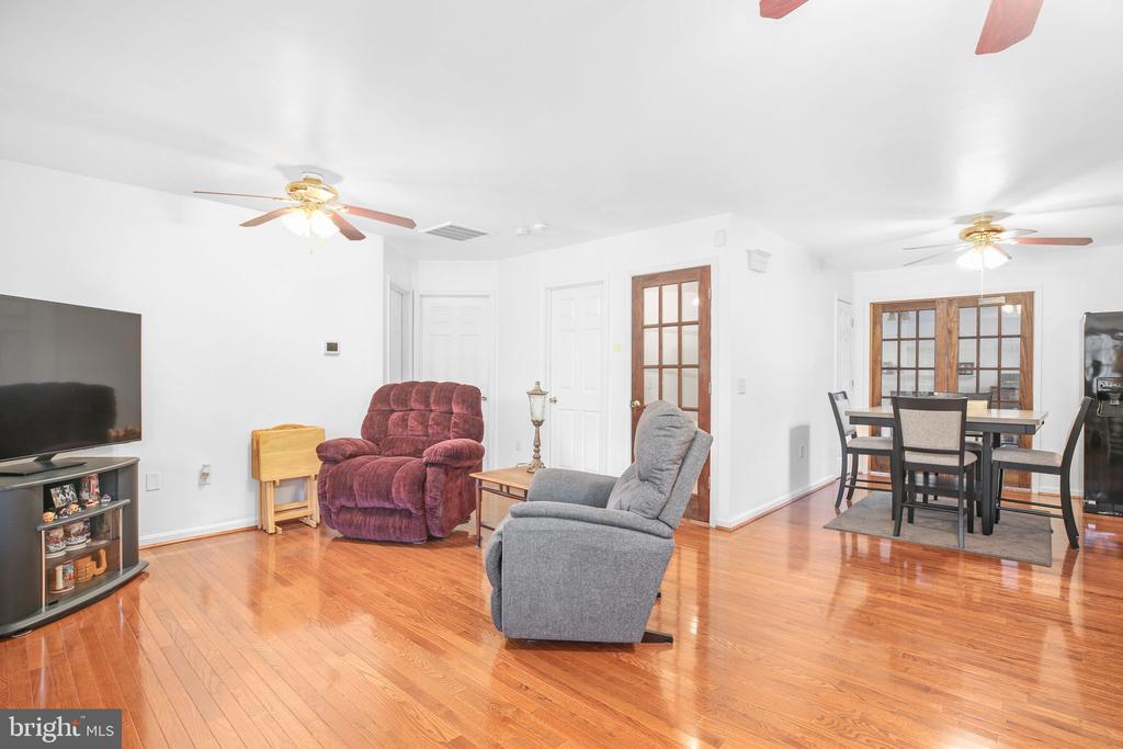 Fredericksburg, Virginia, 22405, United States, 4 Bedrooms Bedrooms, ,4 BathroomsBathrooms,Residential,For Sale,1993121