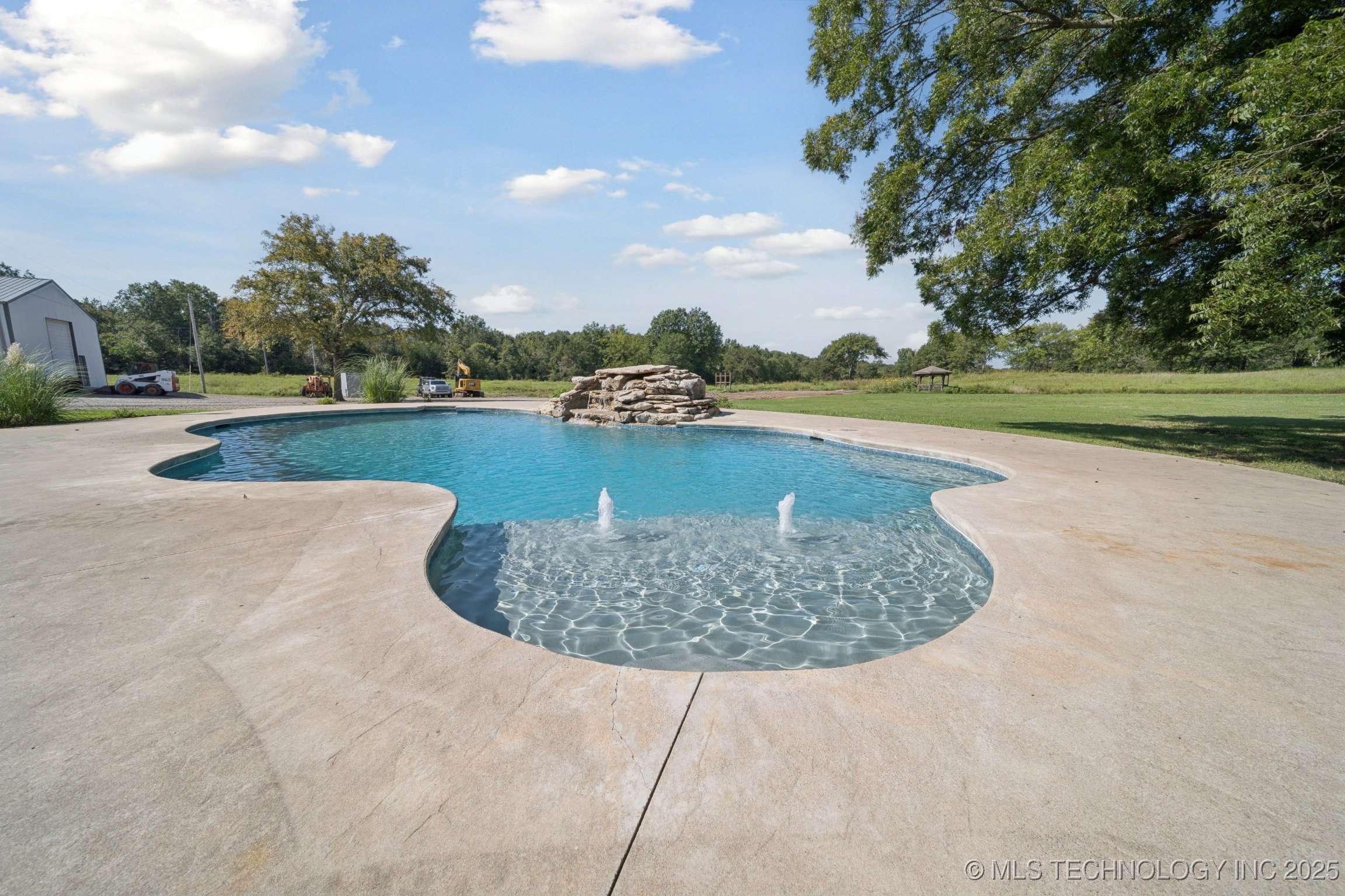 Henryetta, Oklahoma, 74437, United States, 4 Bedrooms Bedrooms, ,4 BathroomsBathrooms,Residential,For Sale,1939303