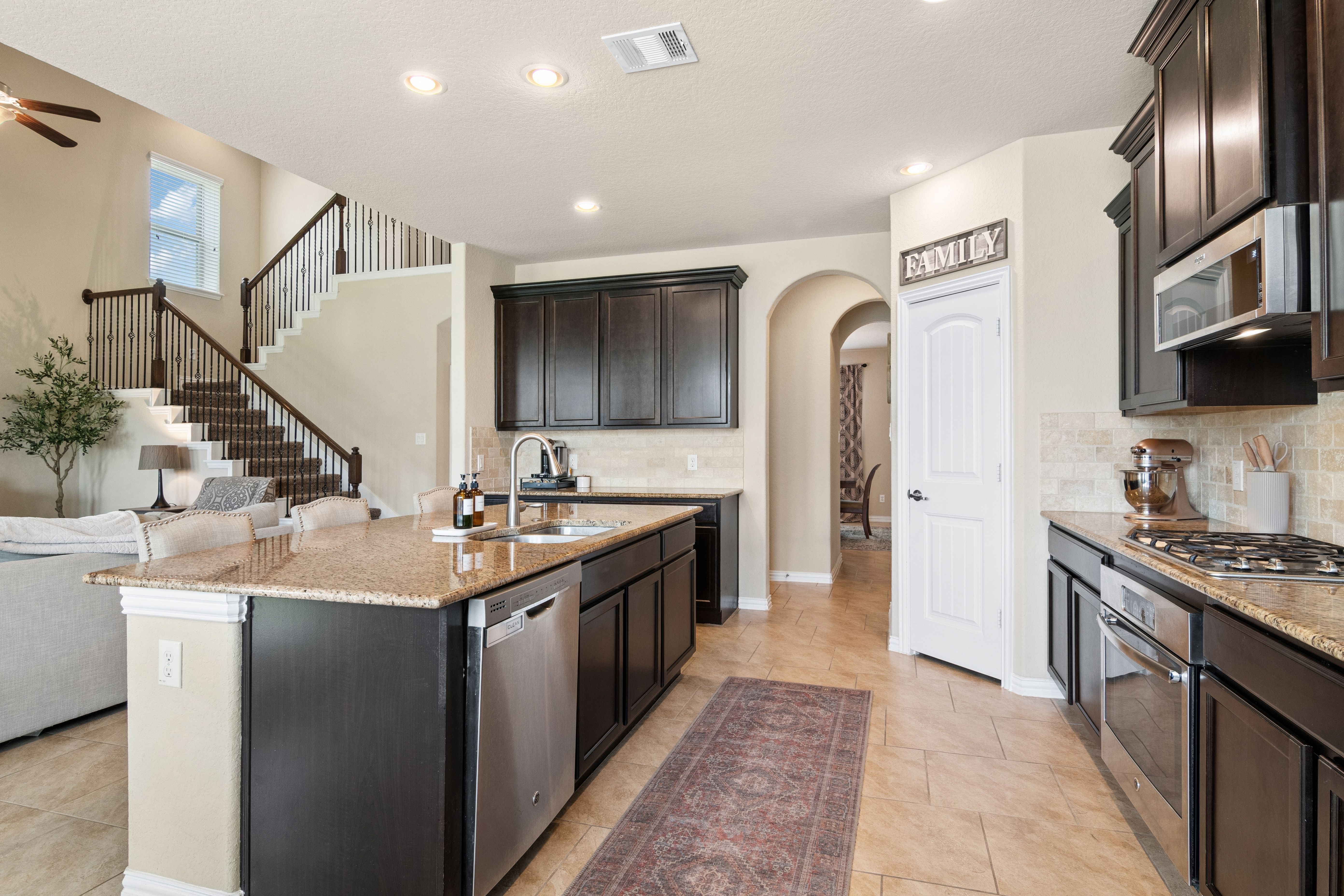  Open Concept Living in Kallison Ranch - 物件實景