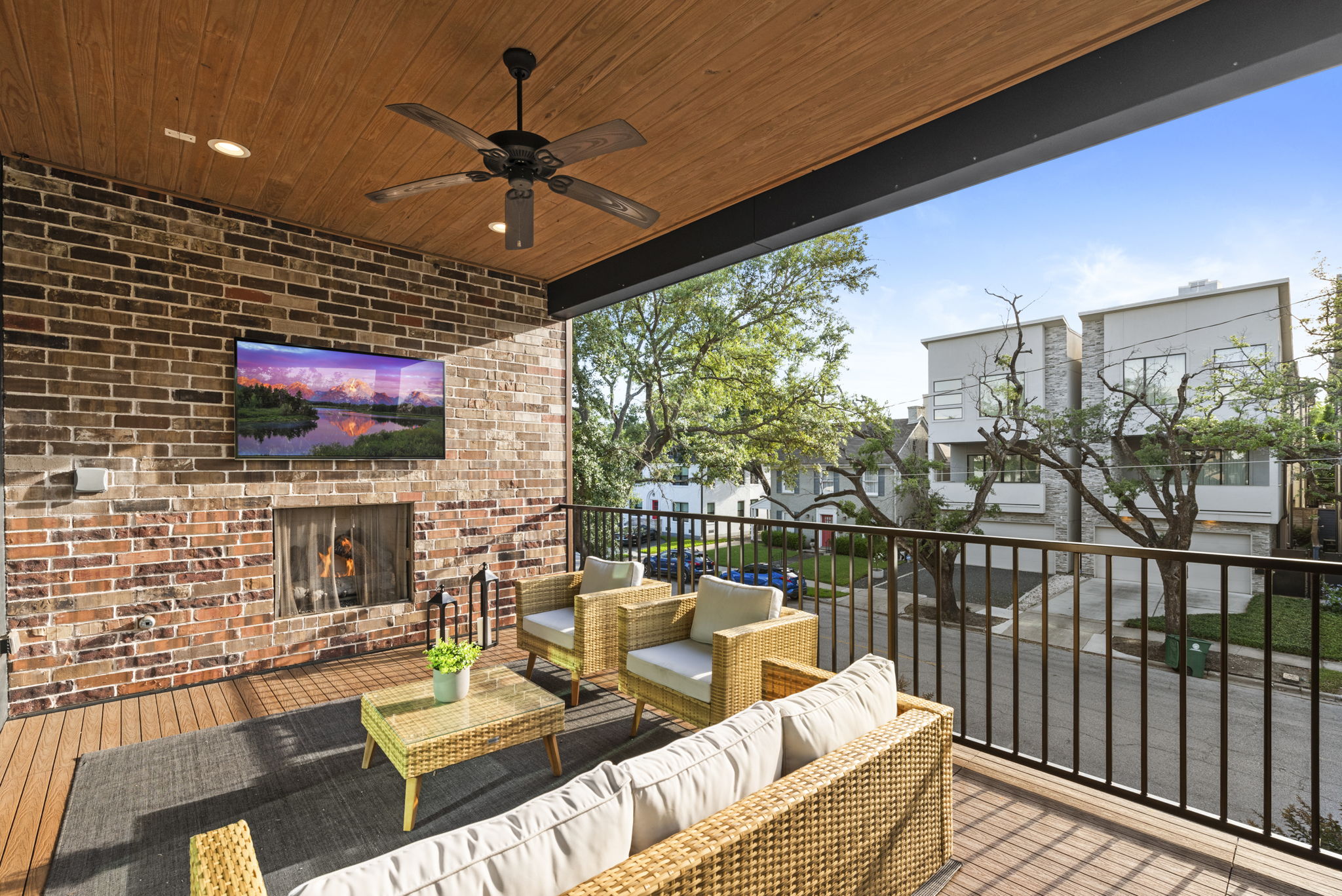 Houston, Texas, 77098, United States, 3 Bedrooms Bedrooms, ,4 BathroomsBathrooms,Residential,For Sale,1975759