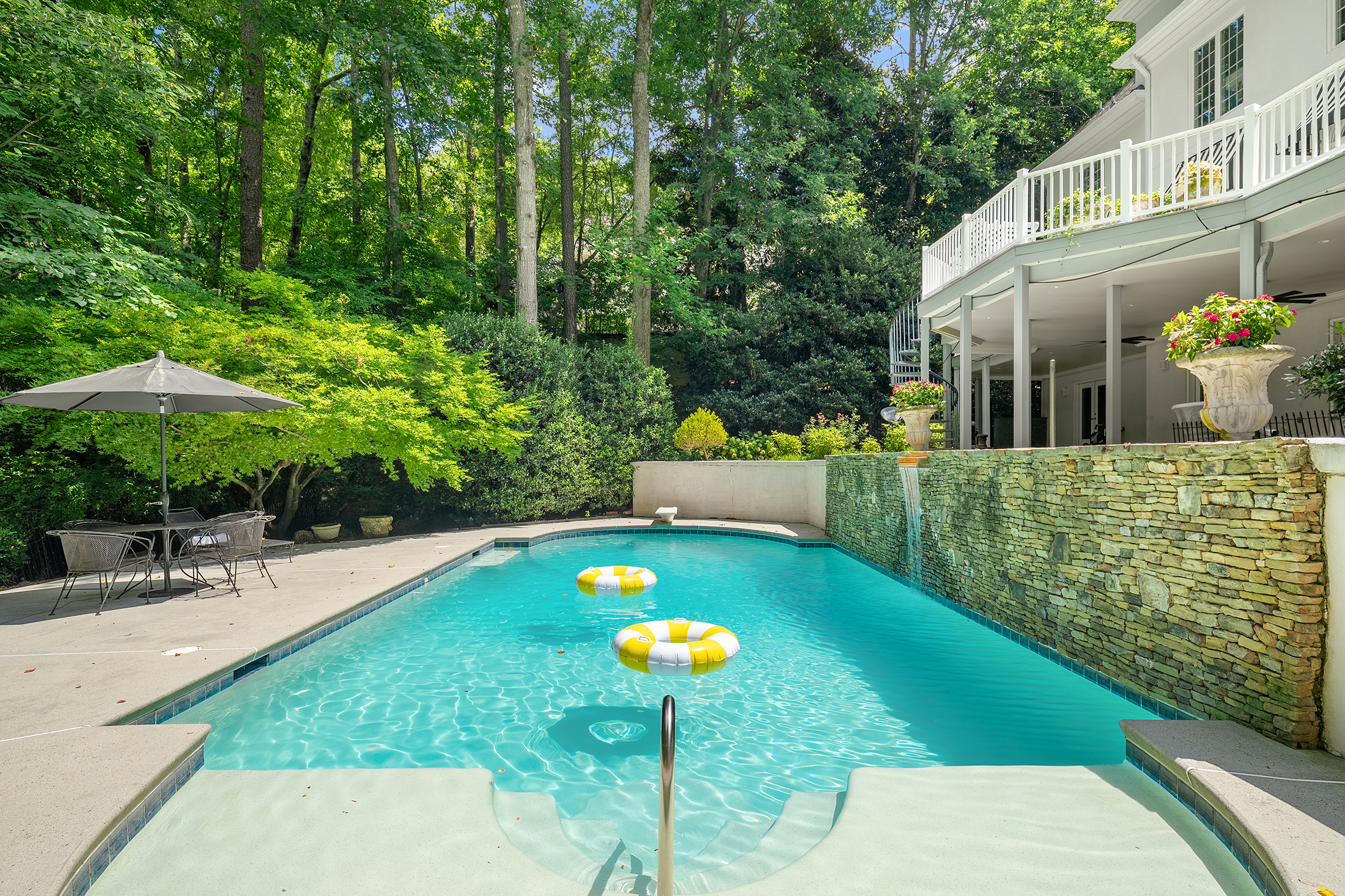  Irreplaceable Estate in One of Atlanta