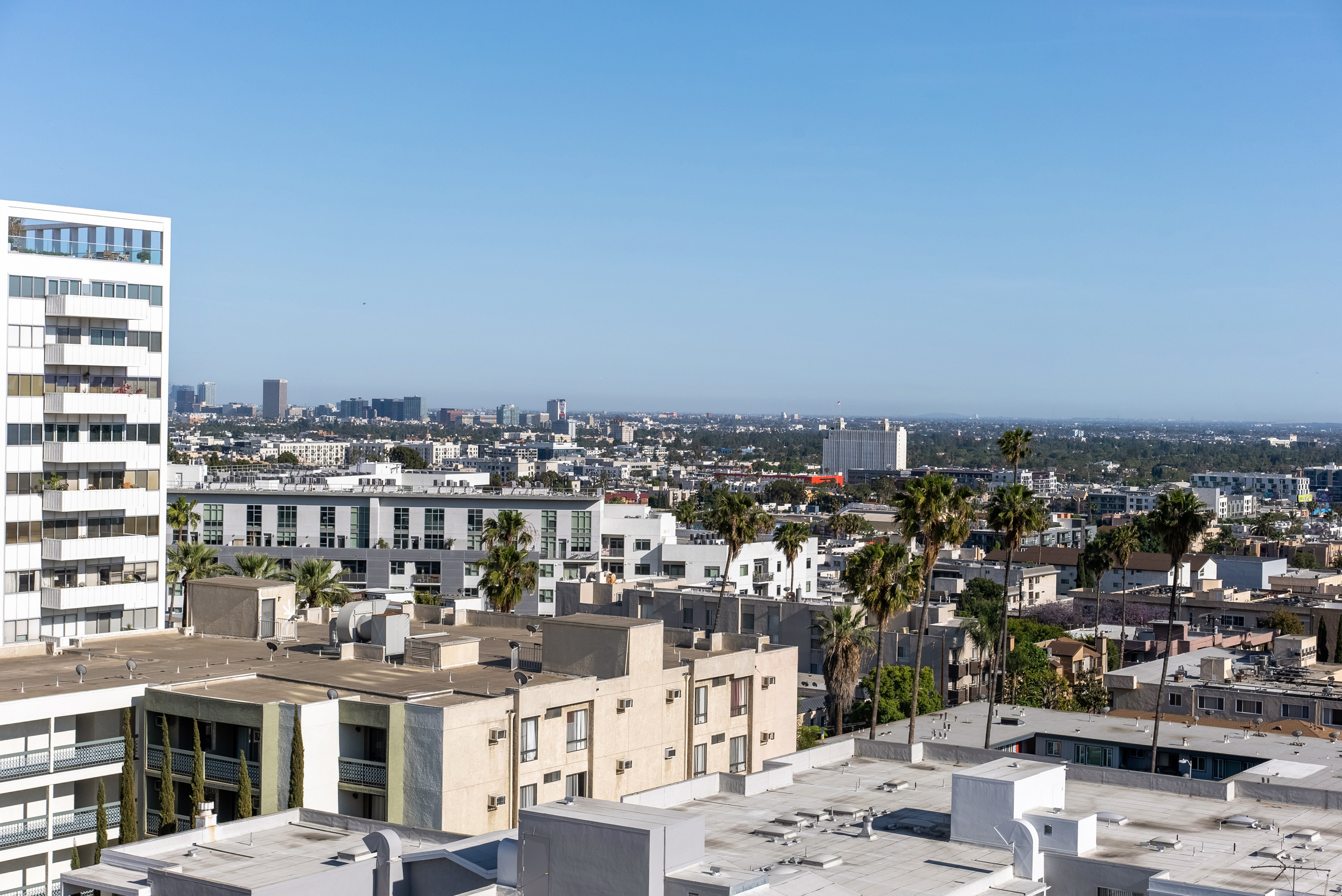  7250 Franklin Ave - 物件實景