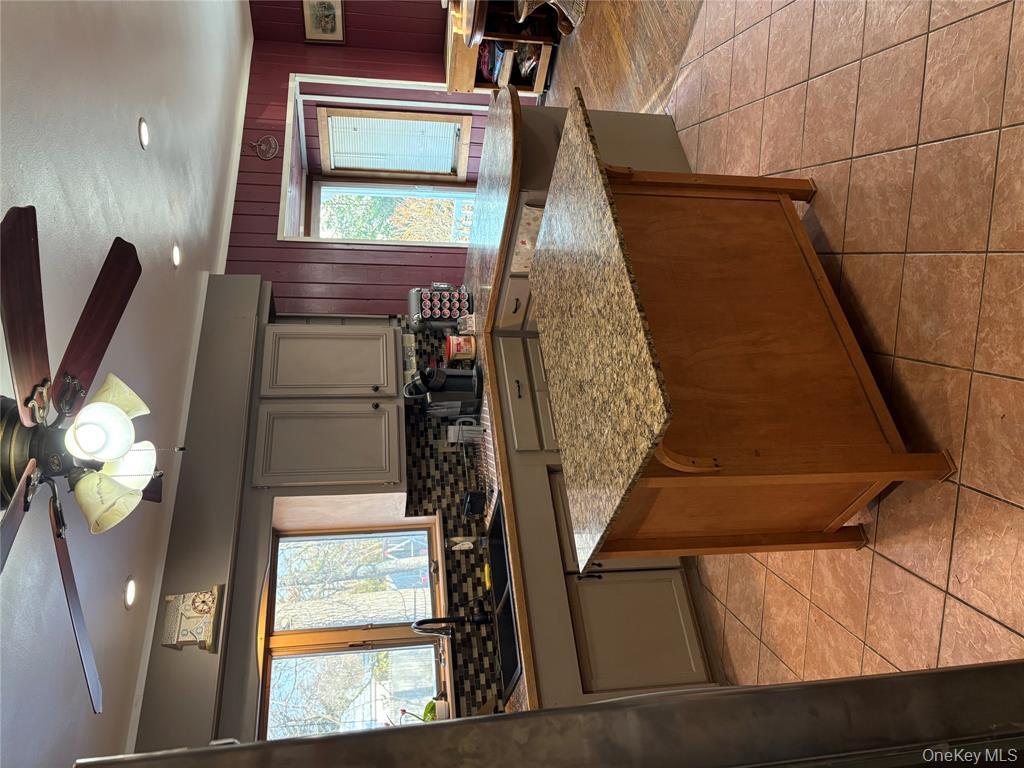 Riverhead, New York, 11901, United States, 3 Bedrooms Bedrooms, ,2 BathroomsBathrooms,Residential,For Sale,2005569