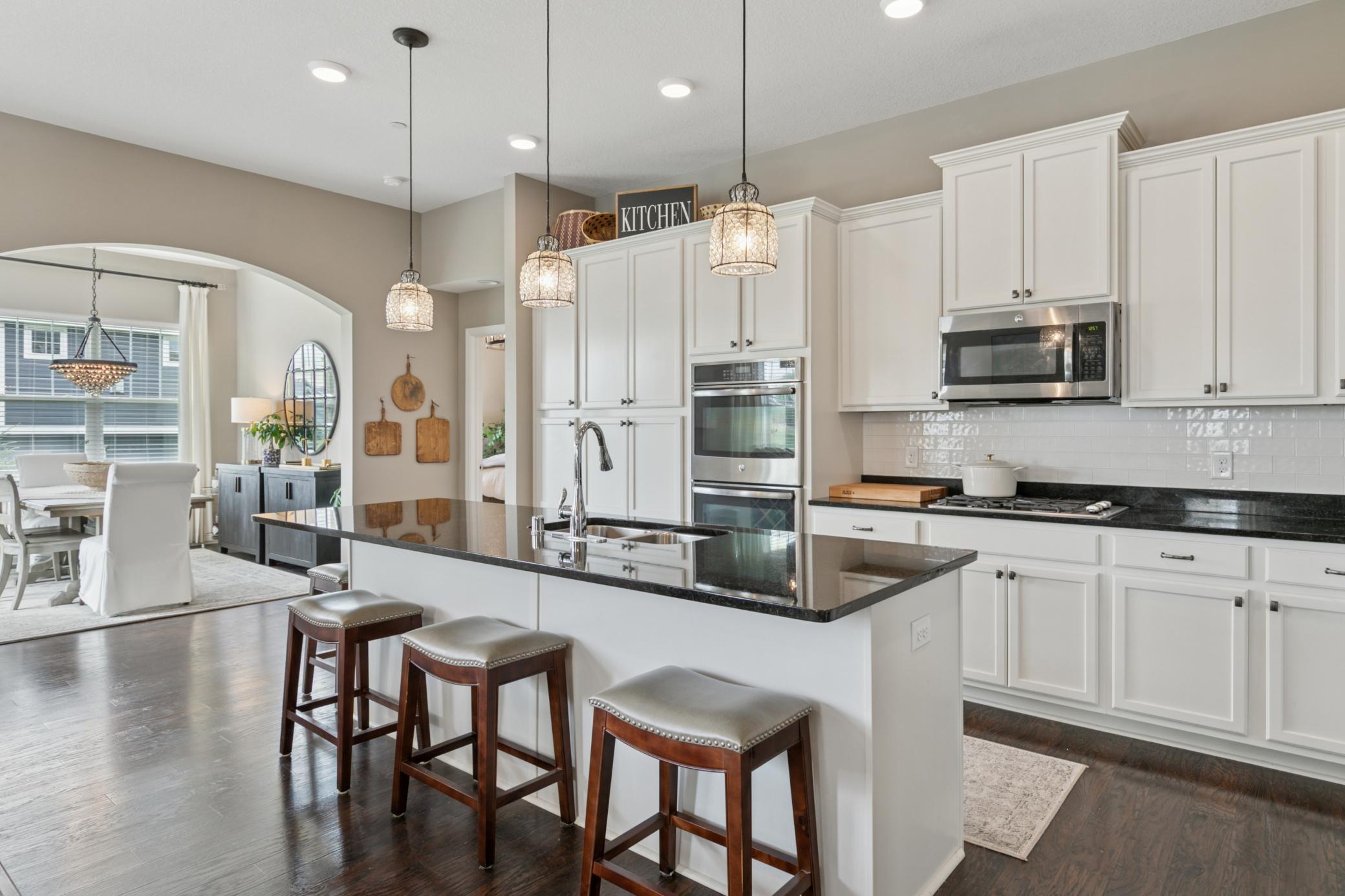 Lakeville, Minnesota, 55044, United States, 3 Bedrooms Bedrooms, ,2 BathroomsBathrooms,Residential,For Sale,1971412