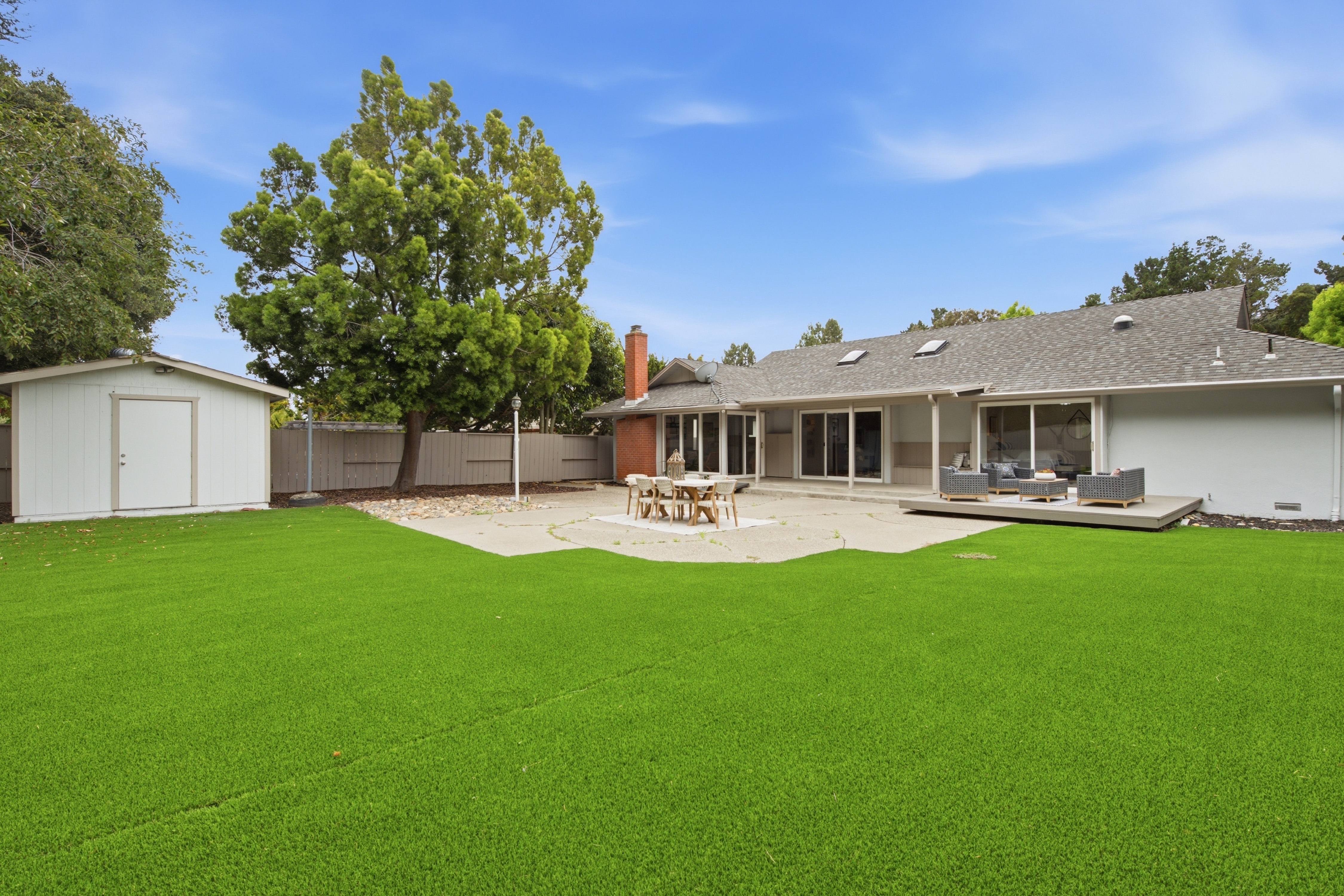  Spacious Single-Level Home on an Expansive Lot - 物件實景