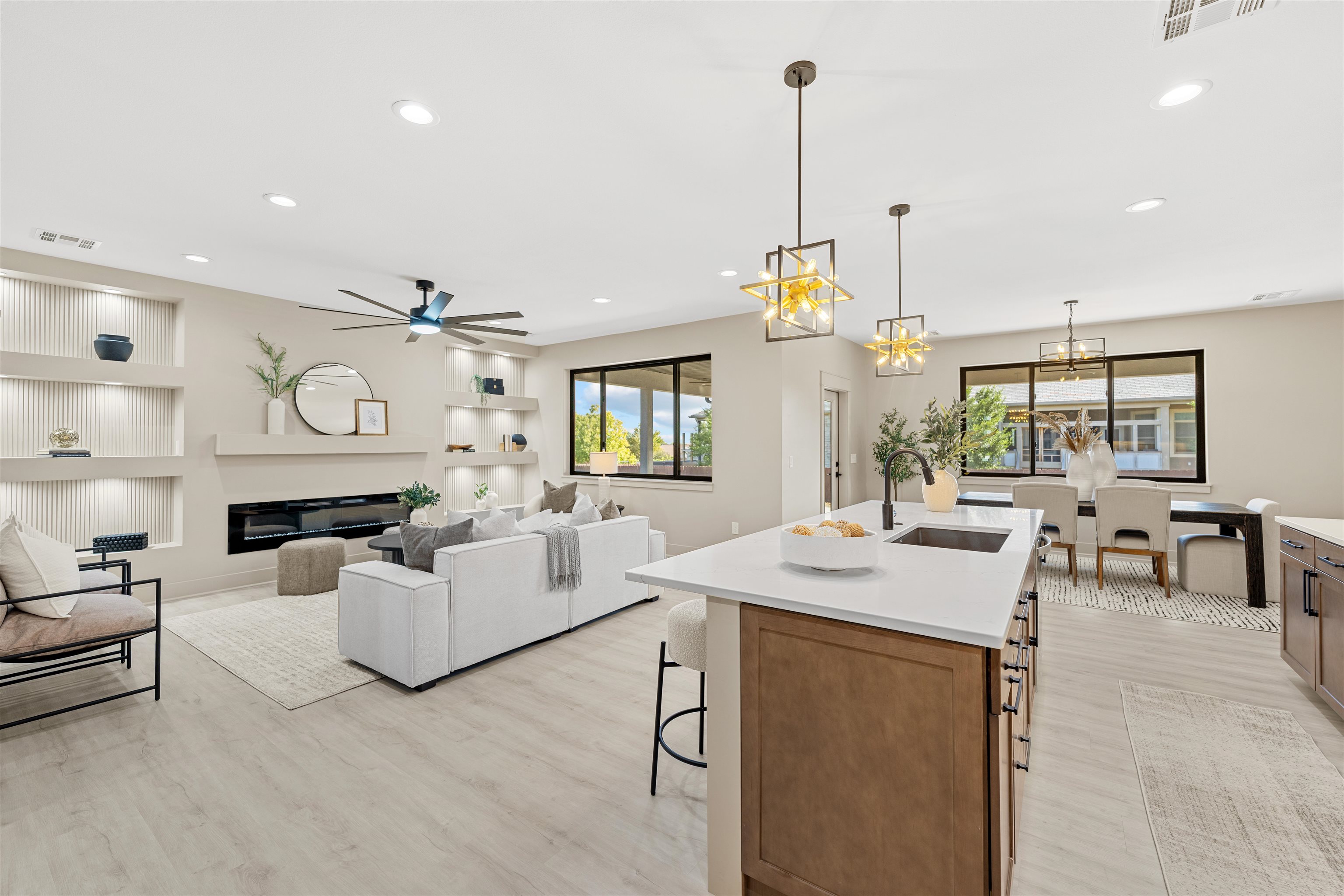 Salina, Kansas, 67401, United States, 3 Bedrooms Bedrooms, ,3 BathroomsBathrooms,Residential,For Sale,1956761