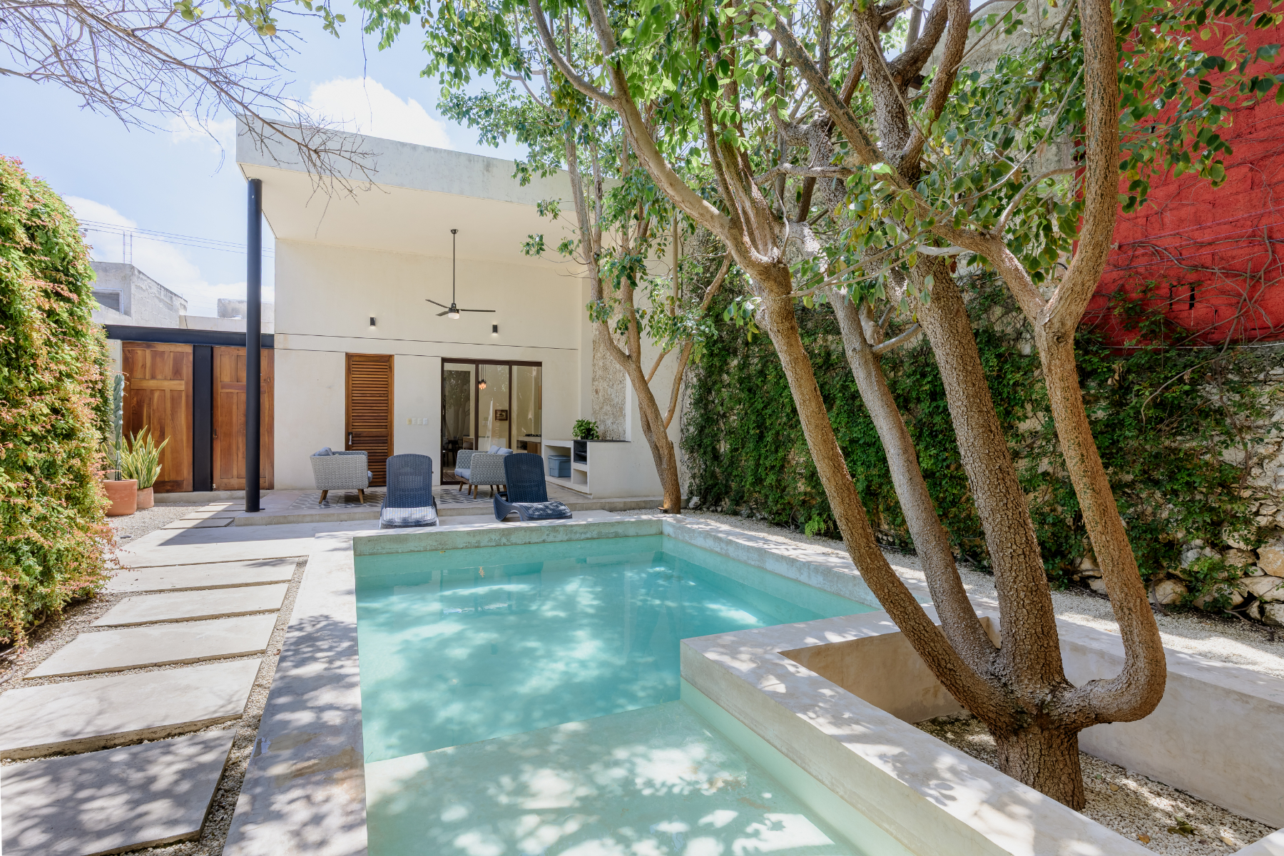  Private Colonial Oasis - 物件實景