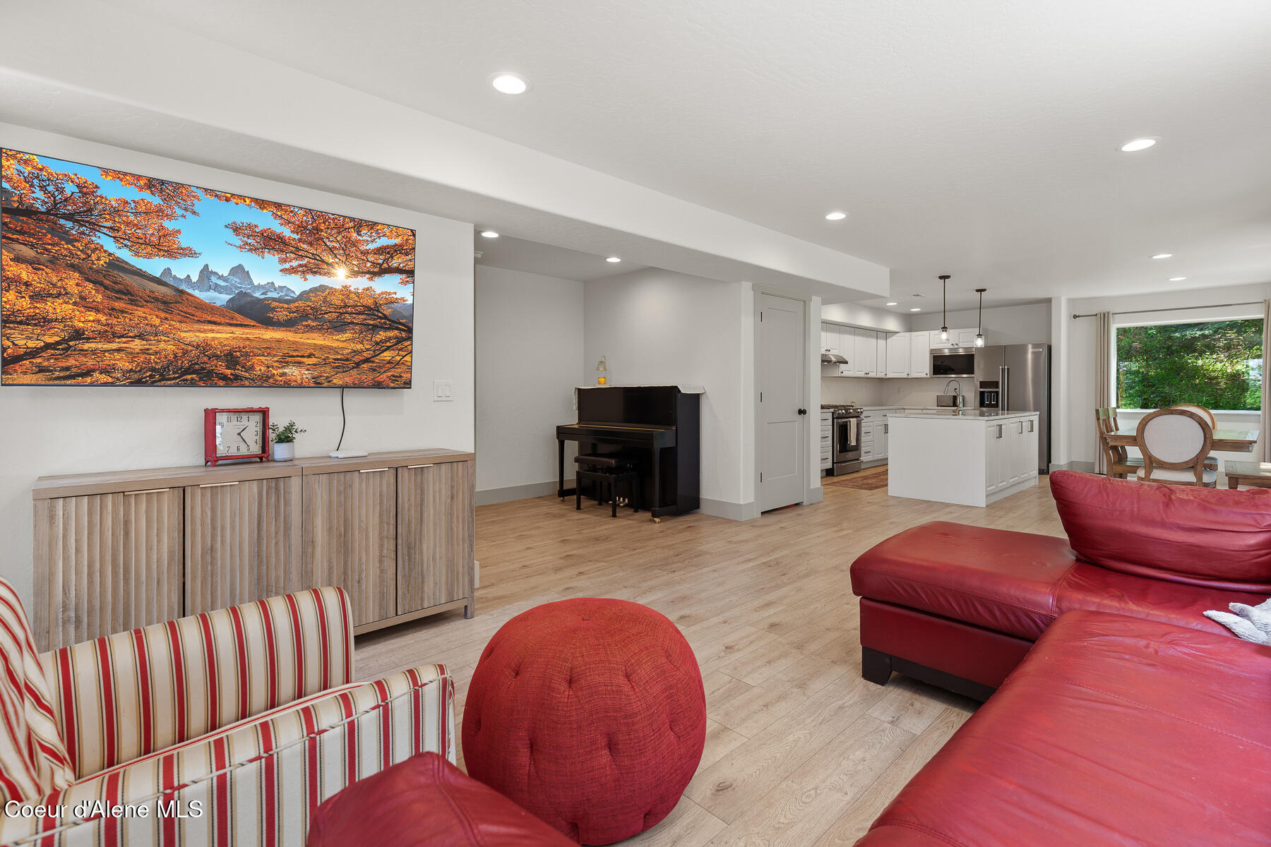 Coeur d'Alene, Idaho, 83814, United States, 3 Bedrooms Bedrooms, ,2 BathroomsBathrooms,Residential,For Sale,2049442
