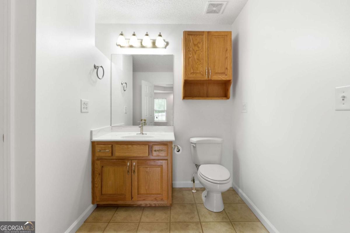 Jackson, Georgia, 30233, United States, 4 Bedrooms Bedrooms, ,3 BathroomsBathrooms,Residential,For Sale,1904373