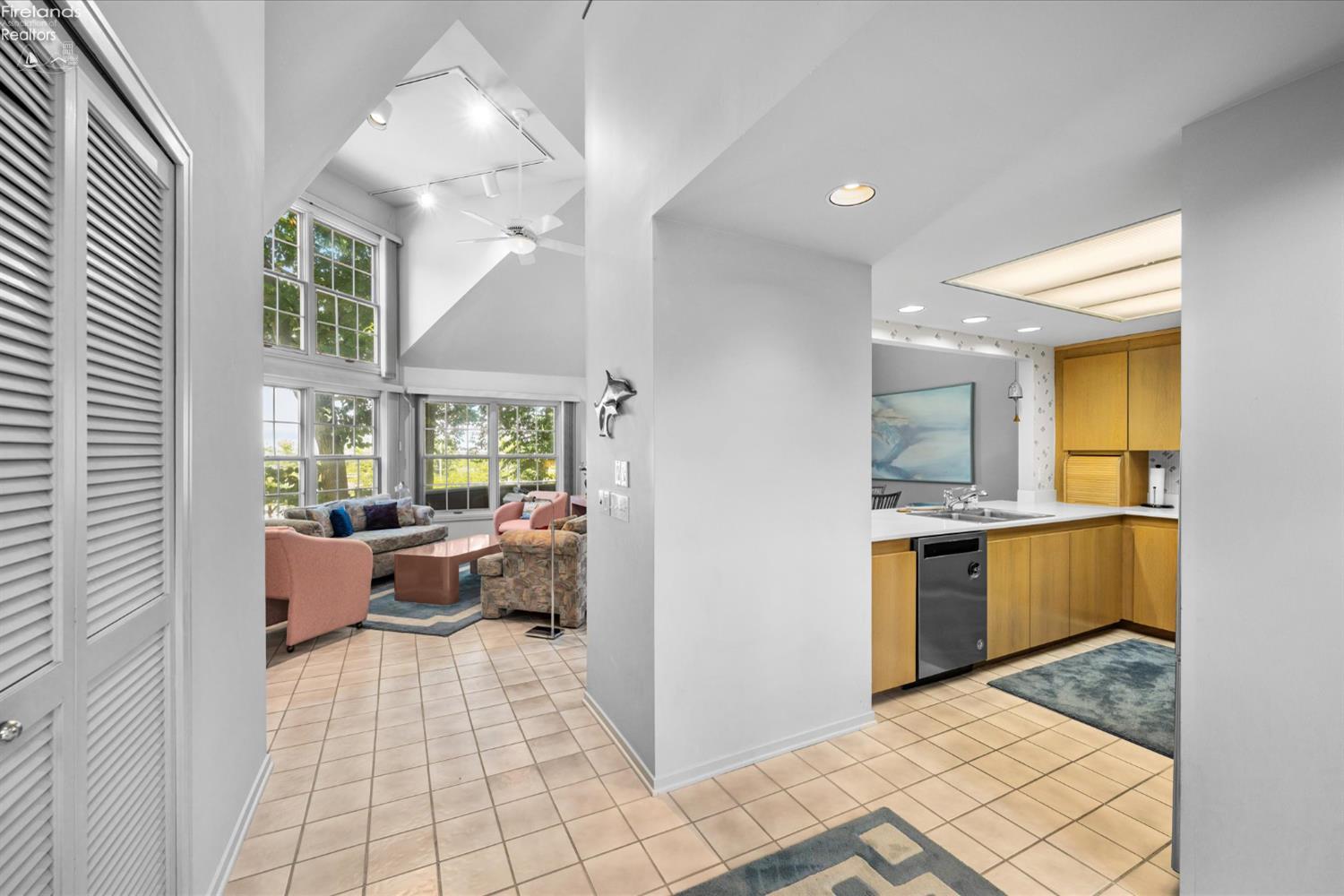 Port Clinton, Ohio, 43452, United States, 2 Bedrooms Bedrooms, ,3 BathroomsBathrooms,Residential,For Sale,1982032