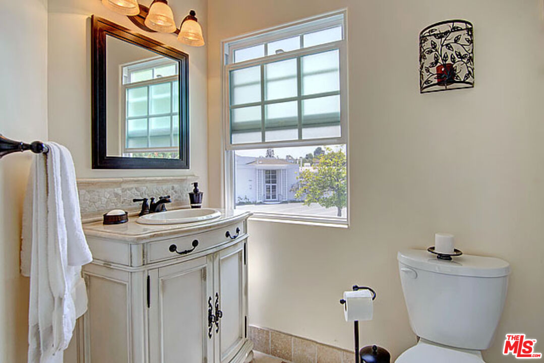 Westchester, California, 90045, United States, 4 Bedrooms Bedrooms, ,1 BathroomBathrooms,Residential,For Sale,1917458