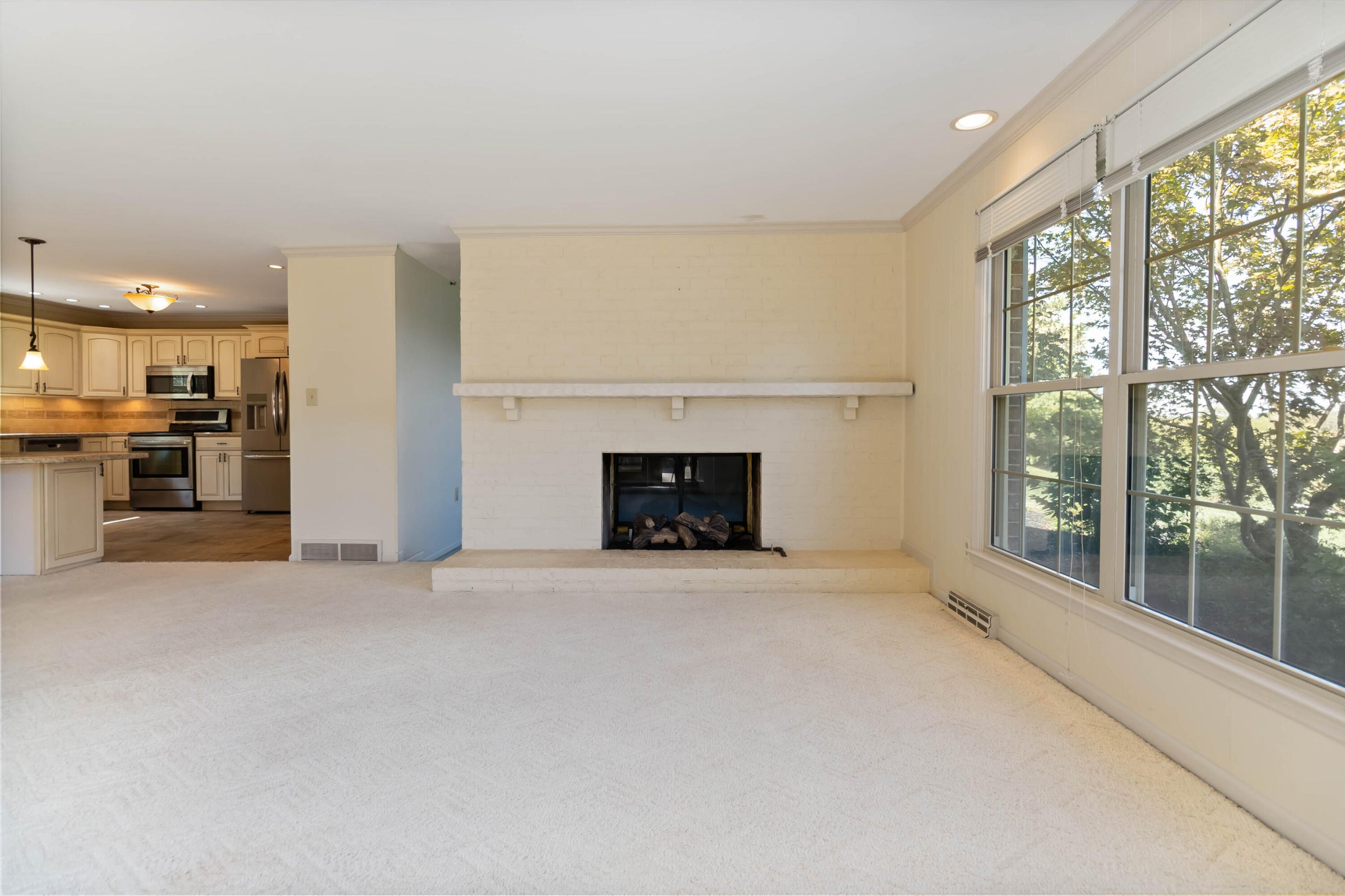 Richmond, Kentucky, 40475, United States, 4 Bedrooms Bedrooms, ,3 BathroomsBathrooms,Residential,For Sale,2006123