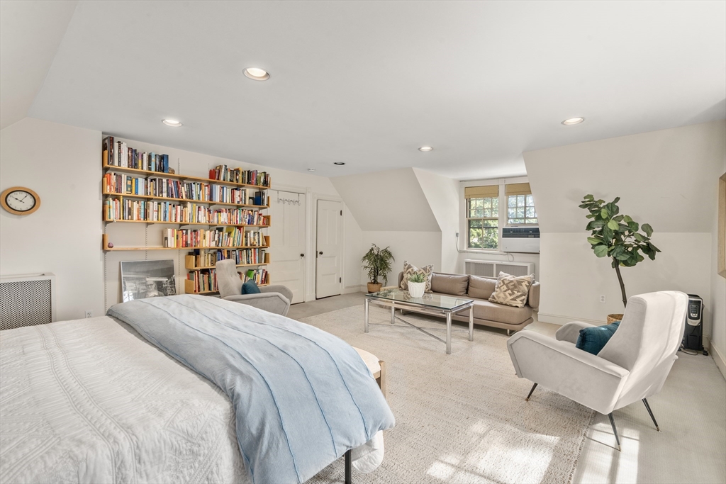 Cambridge, Massachusetts, 02138, United States, 6 Bedrooms Bedrooms, ,4 BathroomsBathrooms,Residential,For Sale,1957179
