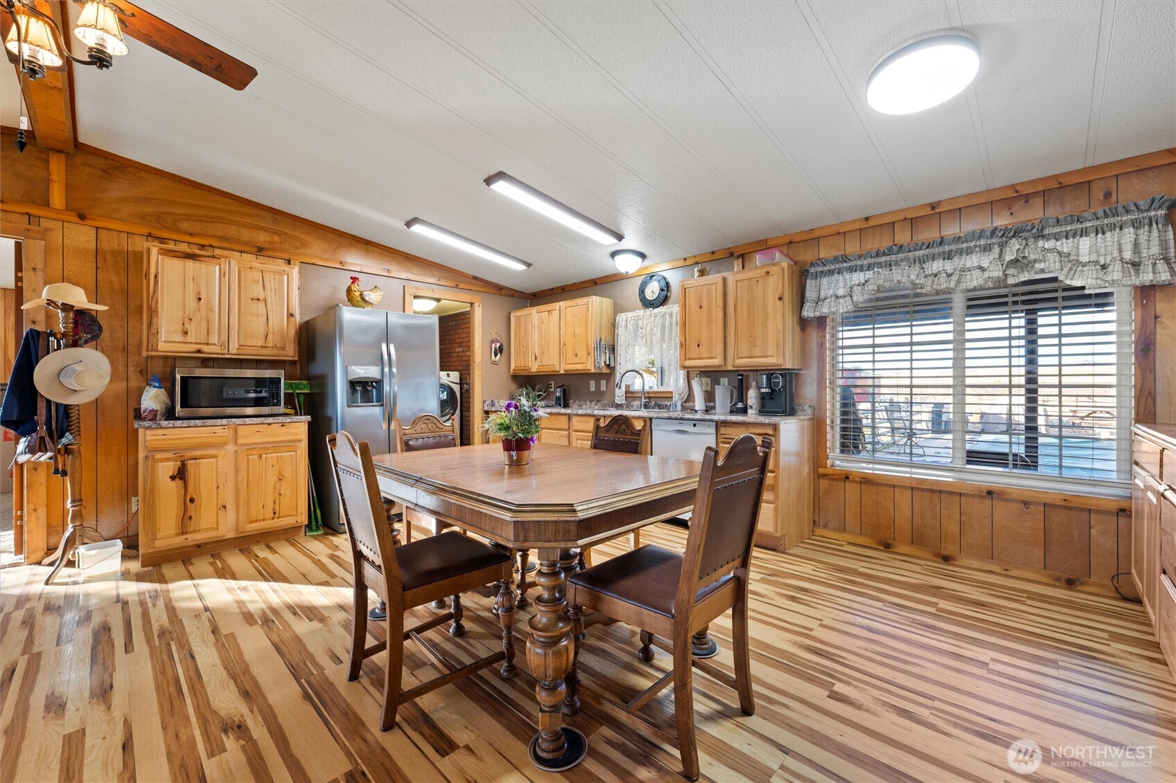 Soap Lake, Washington, 98851, United States, 3 Bedrooms Bedrooms, ,1 BathroomBathrooms,Residential,For Sale,1969387