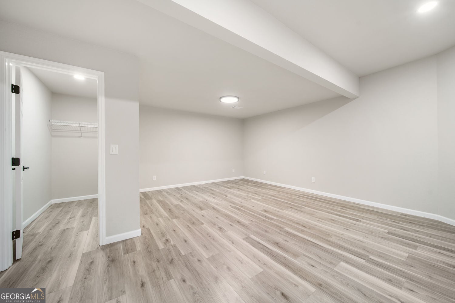 Atlanta, Georgia, 30350, United States, 8 Bedrooms Bedrooms, ,6 BathroomsBathrooms,Residential,For Sale,1992514