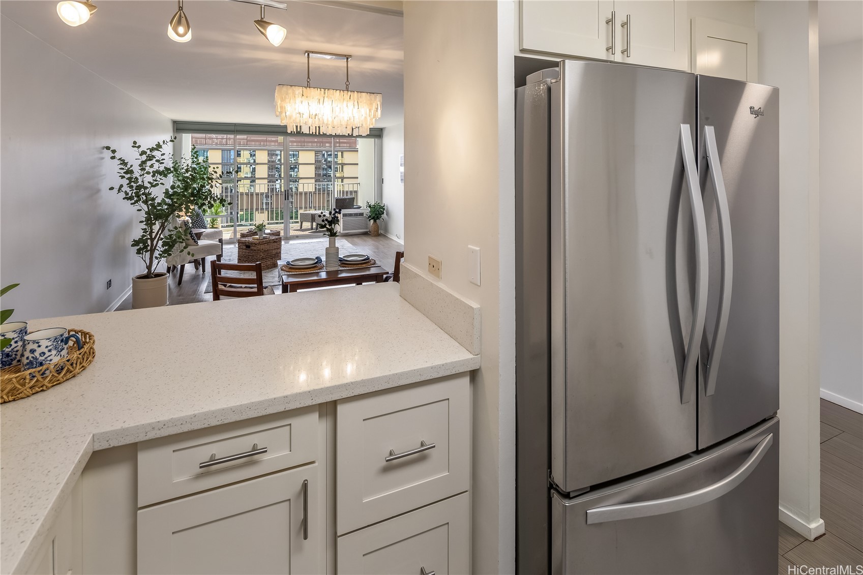 Honolulu, Hawaii, 96814, United States, 2 Bedrooms Bedrooms, ,2 BathroomsBathrooms,Residential,For Sale,1991351