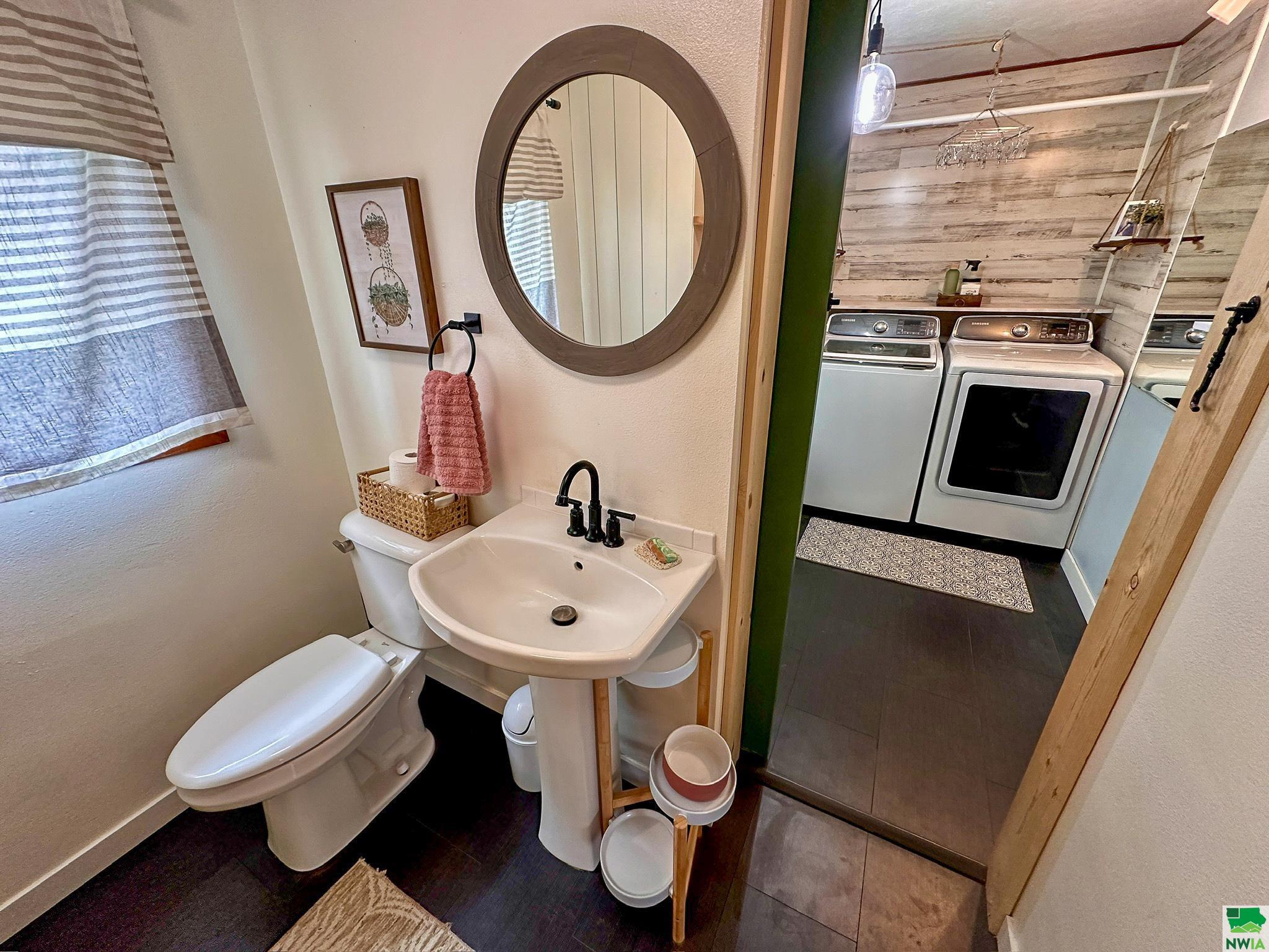 McCook Lake, South Dakota, 57049, United States, 5 Bedrooms Bedrooms, ,3 BathroomsBathrooms,Residential,For Sale,1980281