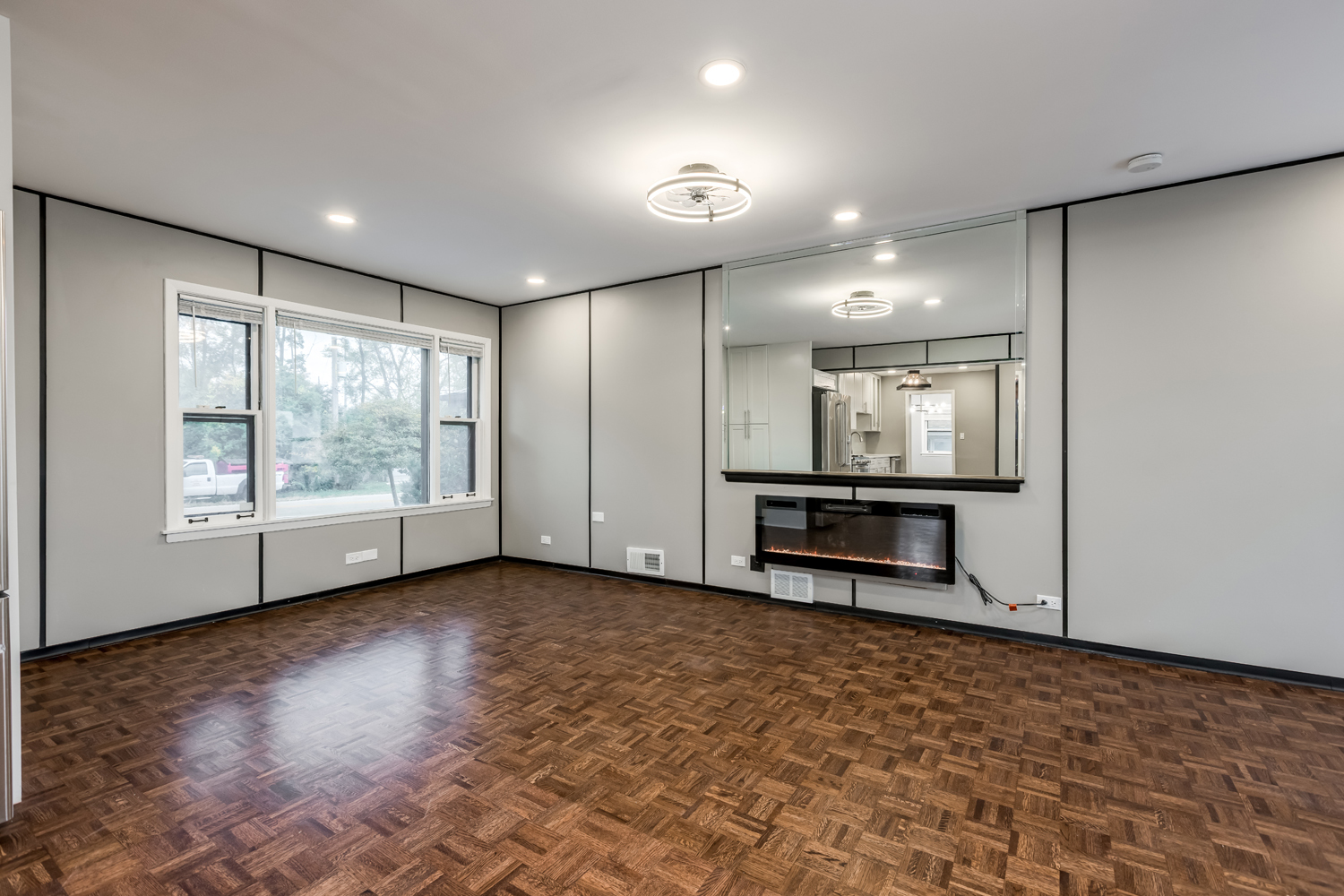 Skokie, Illinois, 60077, United States, 3 Bedrooms Bedrooms, ,2 BathroomsBathrooms,Residential,For Sale,1990753