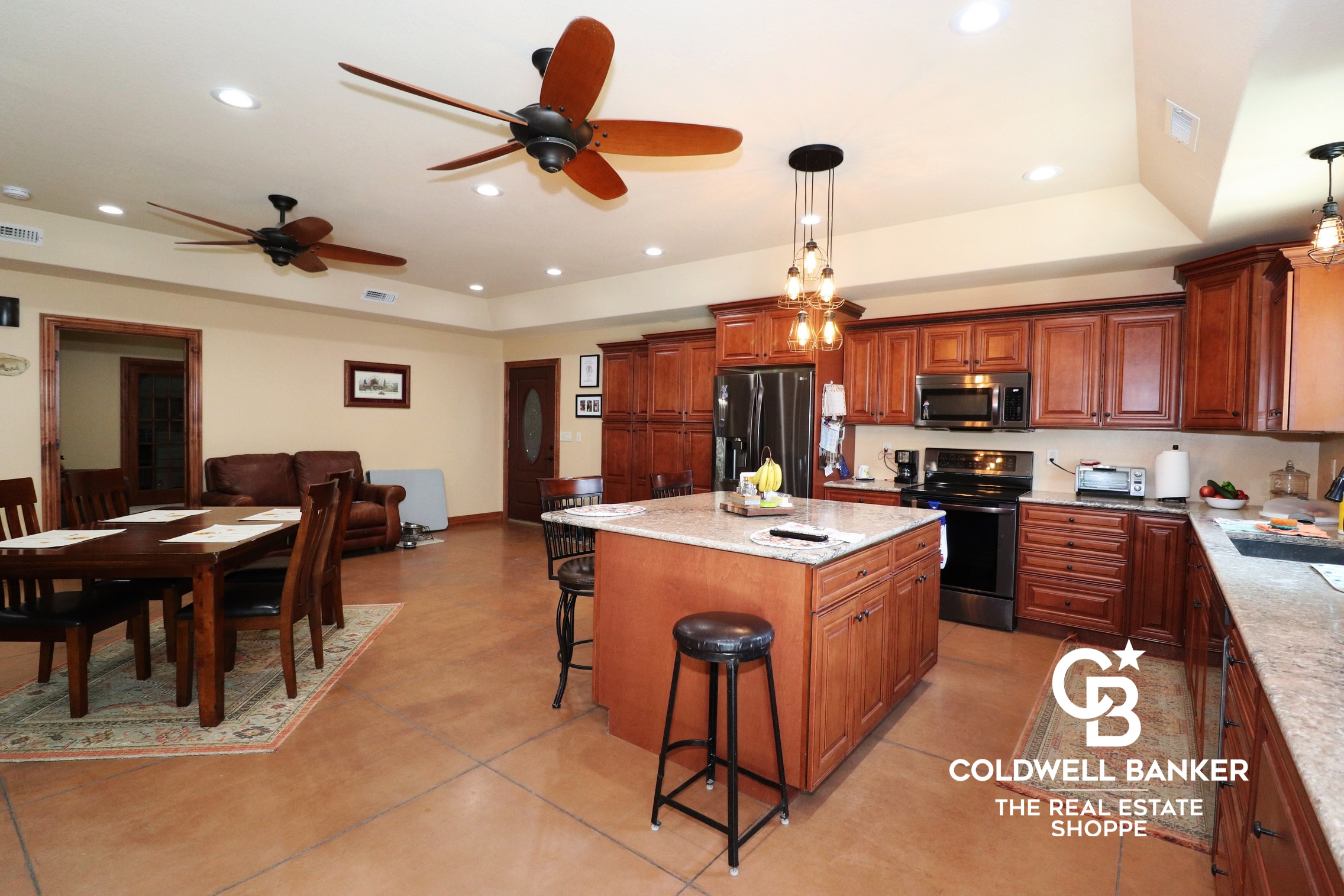 Garden City, Kansas, 67846, United States, 2 Bedrooms Bedrooms, ,Residential,For Sale,1890004
