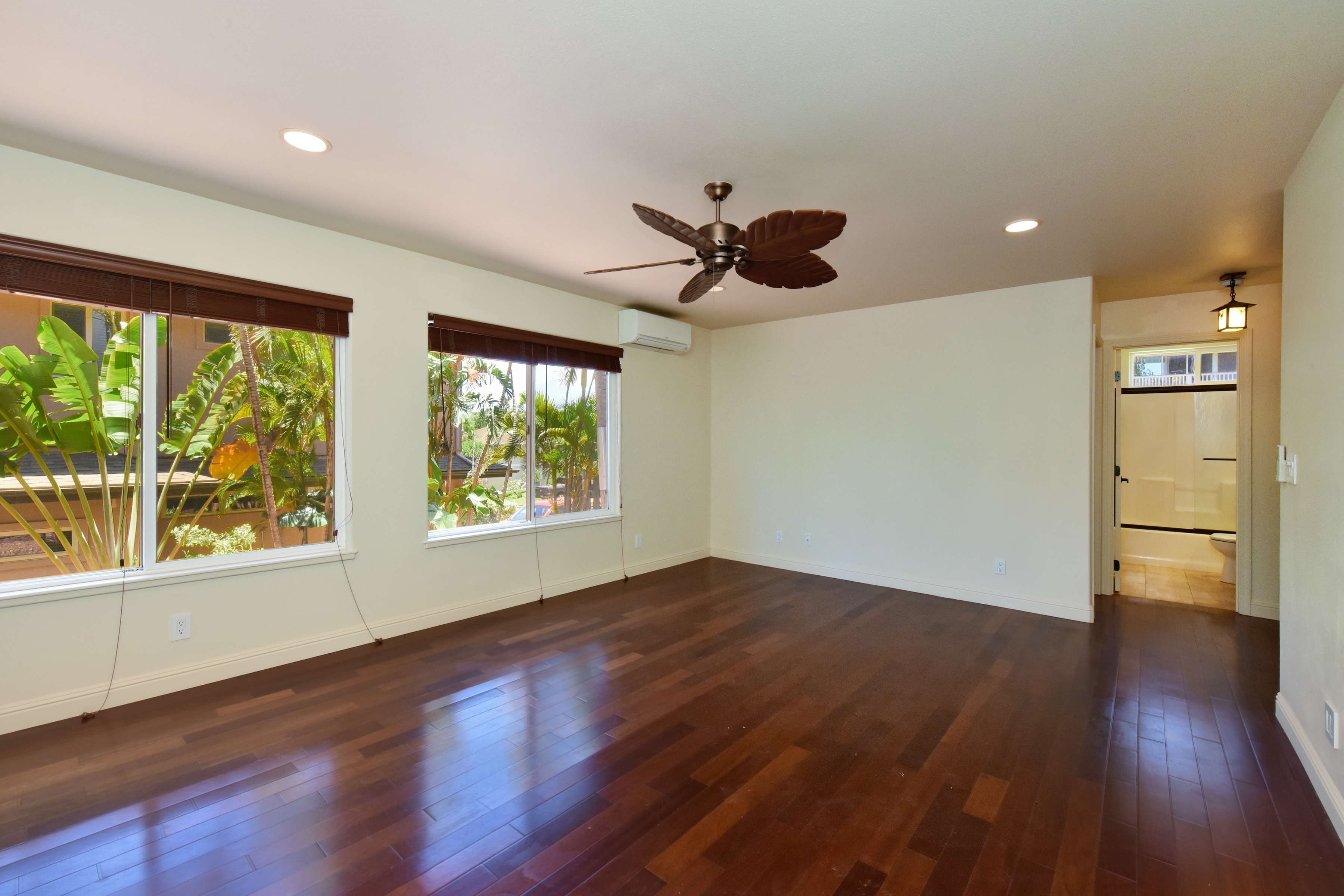  Updated two-story home featuring ocean and island views - 物件實景