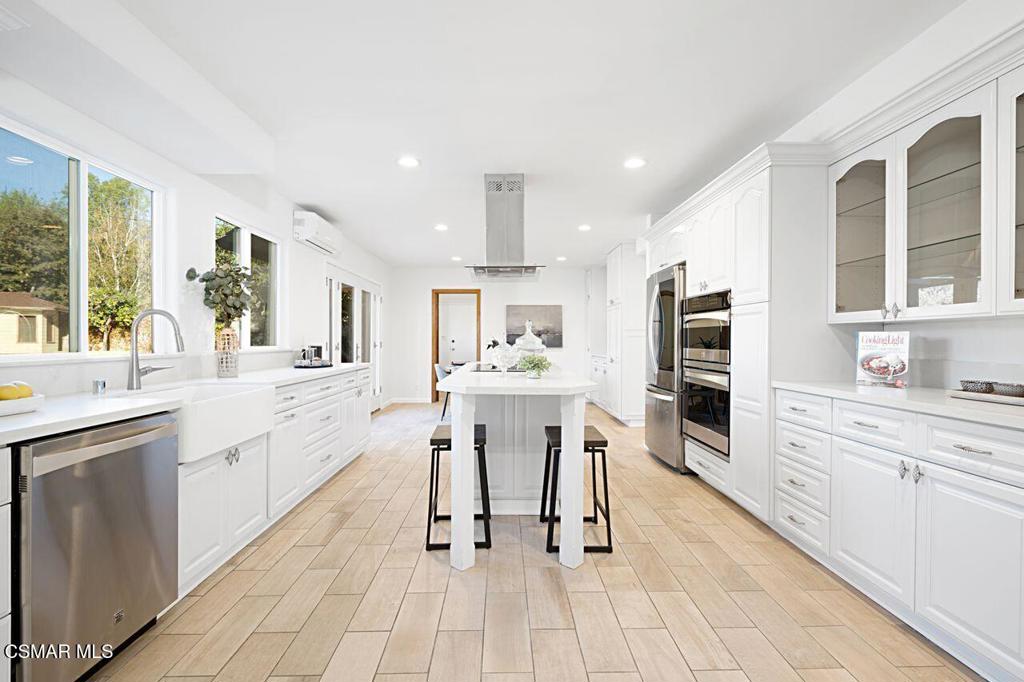 Thousand Oaks, California, 91362, United States, 4 Bedrooms Bedrooms, ,3 BathroomsBathrooms,Residential,For Sale,1990954