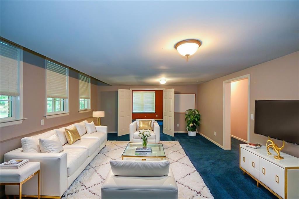 Alpharetta, Georgia, 30022, United States, 5 Bedrooms Bedrooms, ,5 BathroomsBathrooms,Residential,For Sale,2002154