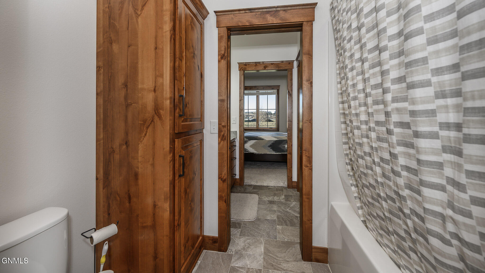 Bismarck, North Dakota, 58503, United States, 3 Bedrooms Bedrooms, ,3 BathroomsBathrooms,Residential,For Sale,1995468