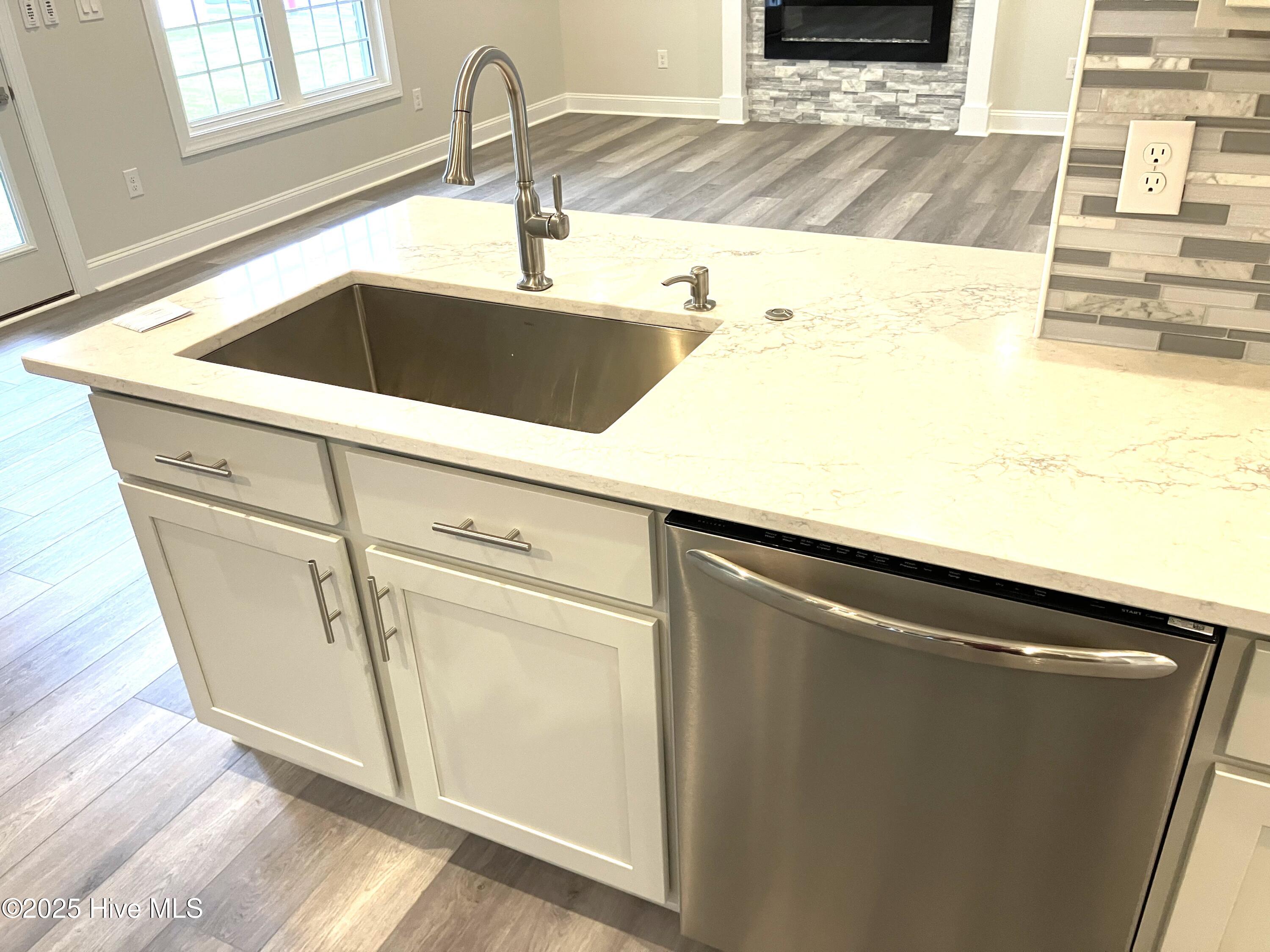 Jacksonville, North Carolina, 28546, United States, 5 Bedrooms Bedrooms, ,3 BathroomsBathrooms,Residential,For Sale,1983326