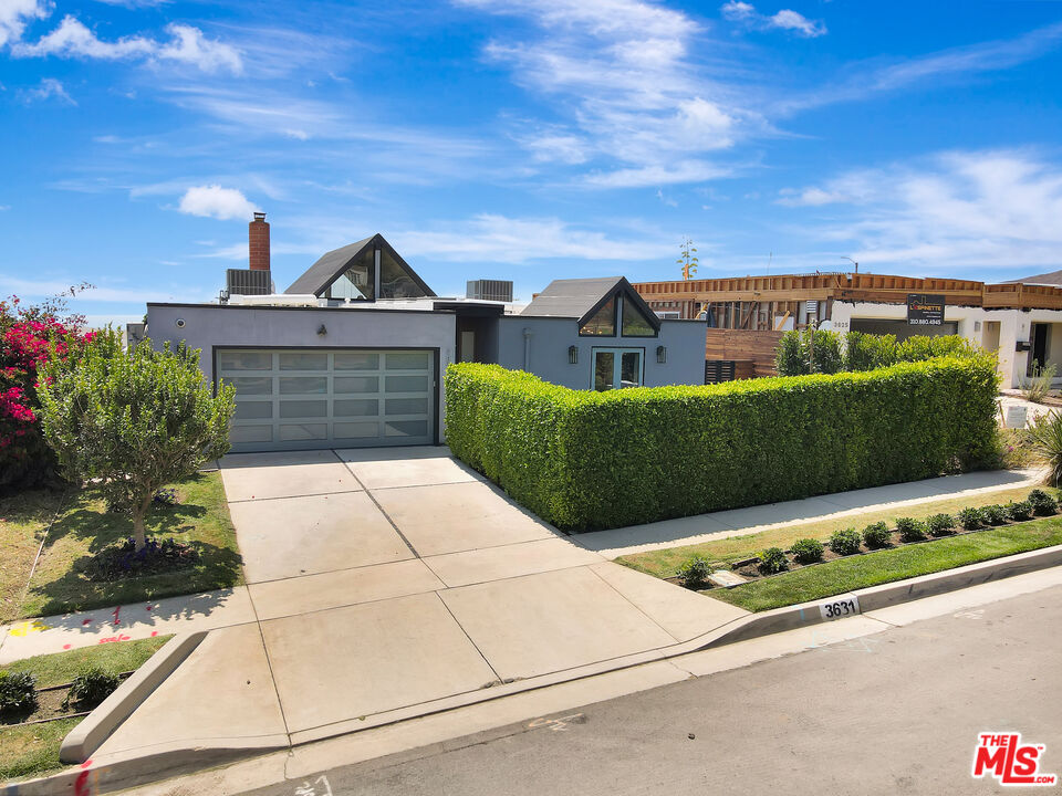 Malibu, California, 90265, United States, 4 Bedrooms Bedrooms, ,3 BathroomsBathrooms,Residential,For Sale,1925740