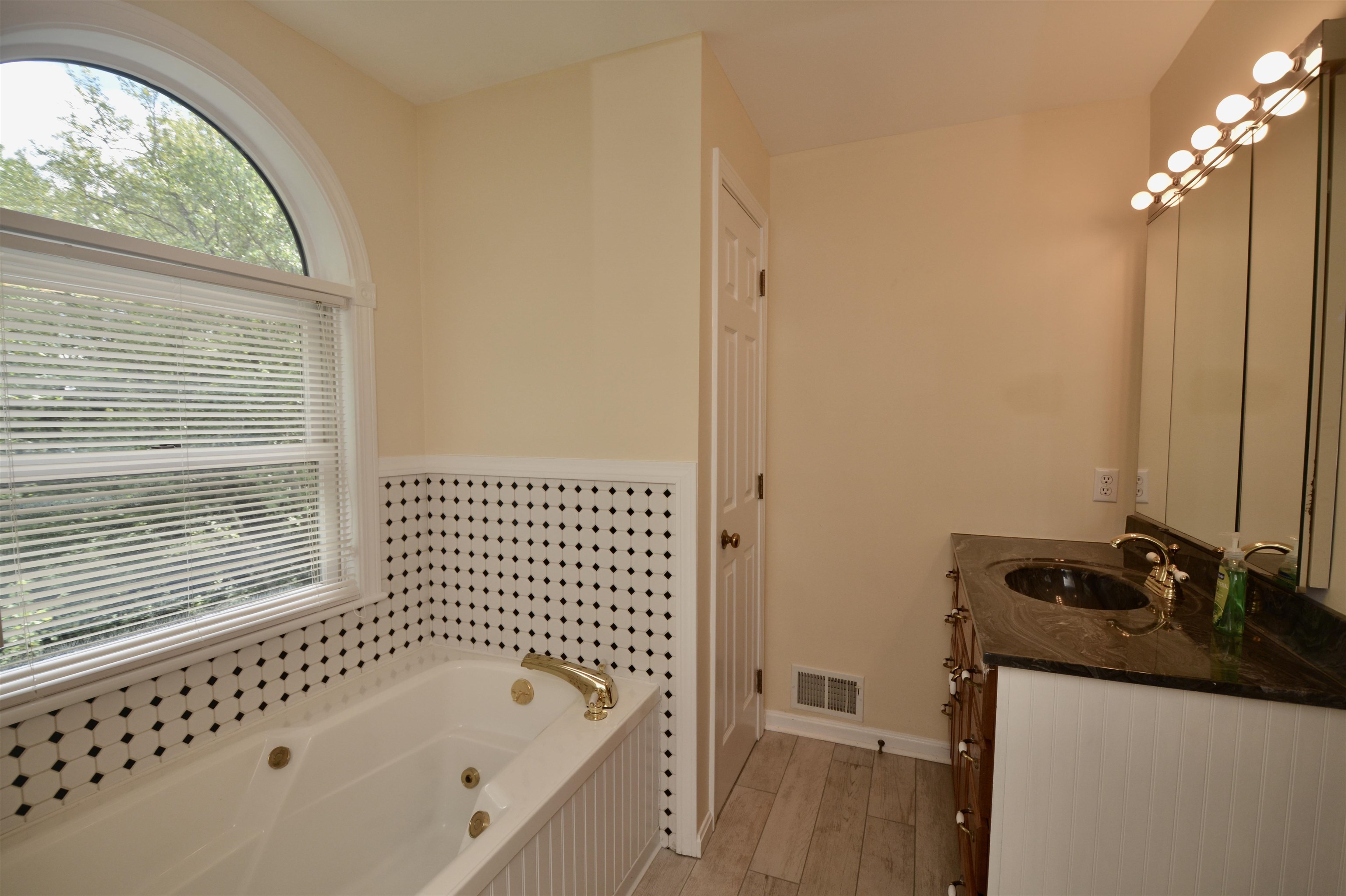 Grantham, New Hampshire, 03753, United States, 3 Bedrooms Bedrooms, ,3 BathroomsBathrooms,Residential,For Sale,1932050
