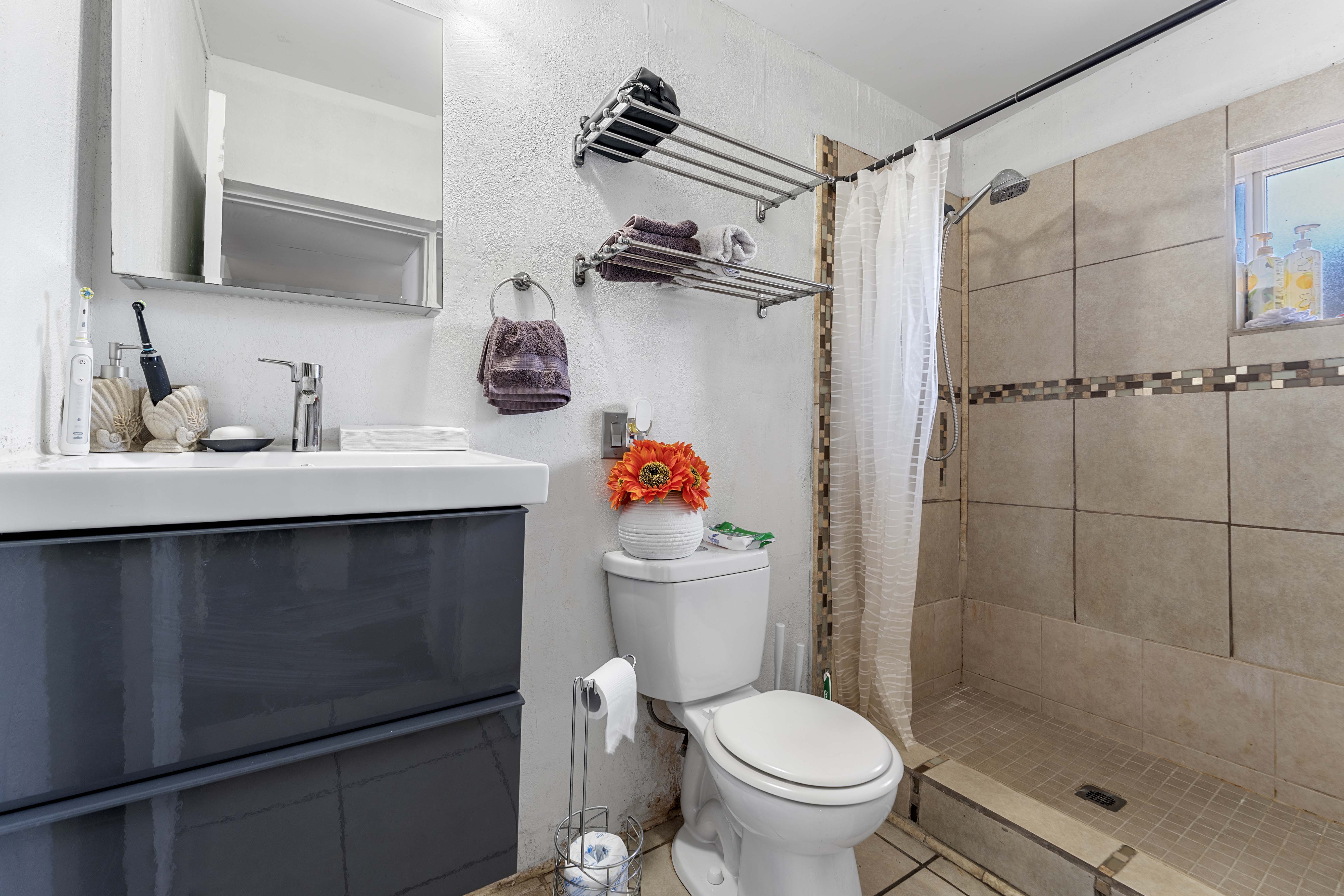 Baldwin Park, California, 91706, United States, 3 Bedrooms Bedrooms, ,2 BathroomsBathrooms,Residential,For Sale,1929080