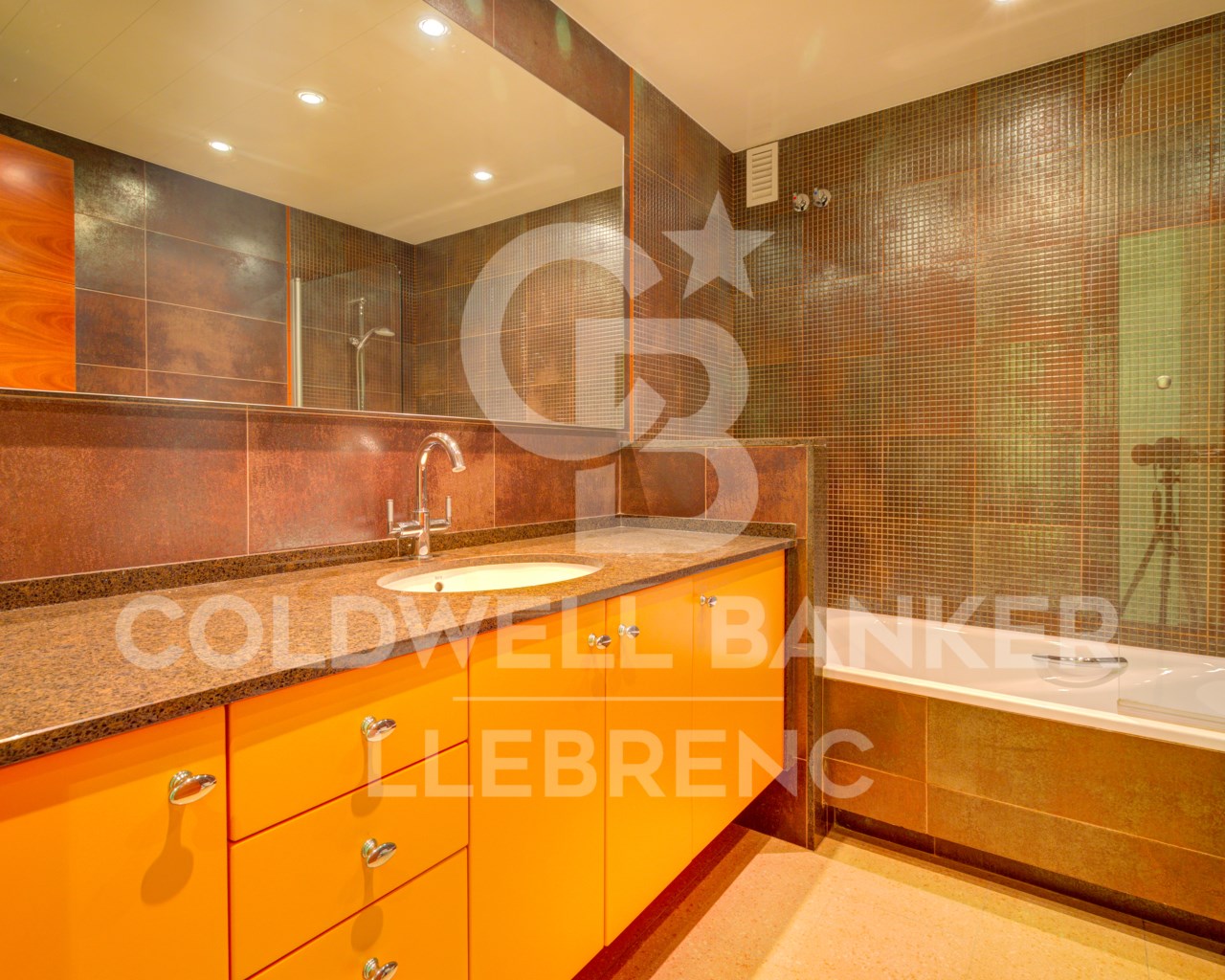 Barcelona, Barcelona, Sarri? - Sant Gervasi, Vallv, Barcelona, Catalonia, ES, 5 Bedrooms Bedrooms, ,4 BathroomsBathrooms,Residential,For Sale,Barcelona, Barcelona, Sarri? - Sant Gervasi, Vallv,1535931