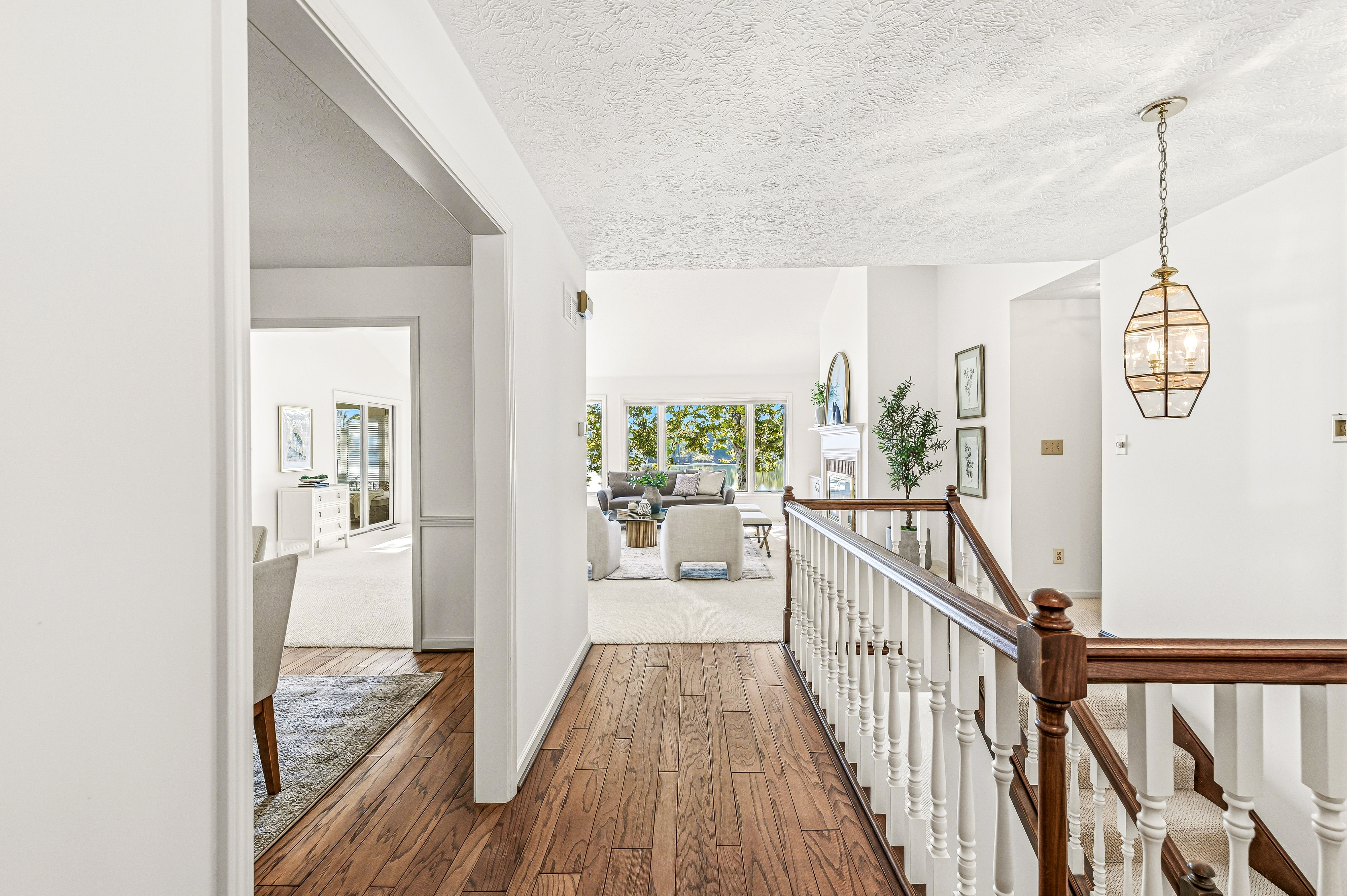  Beautifully Maintained Waterfront Home with Breathtaking Views - 物件實景