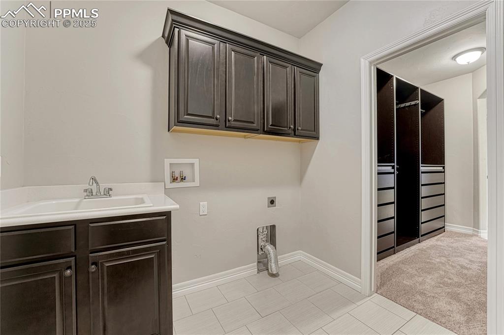 Colorado Springs, Colorado, 80921, United States, 5 Bedrooms Bedrooms, ,4 BathroomsBathrooms,Residential,For Sale,1939279